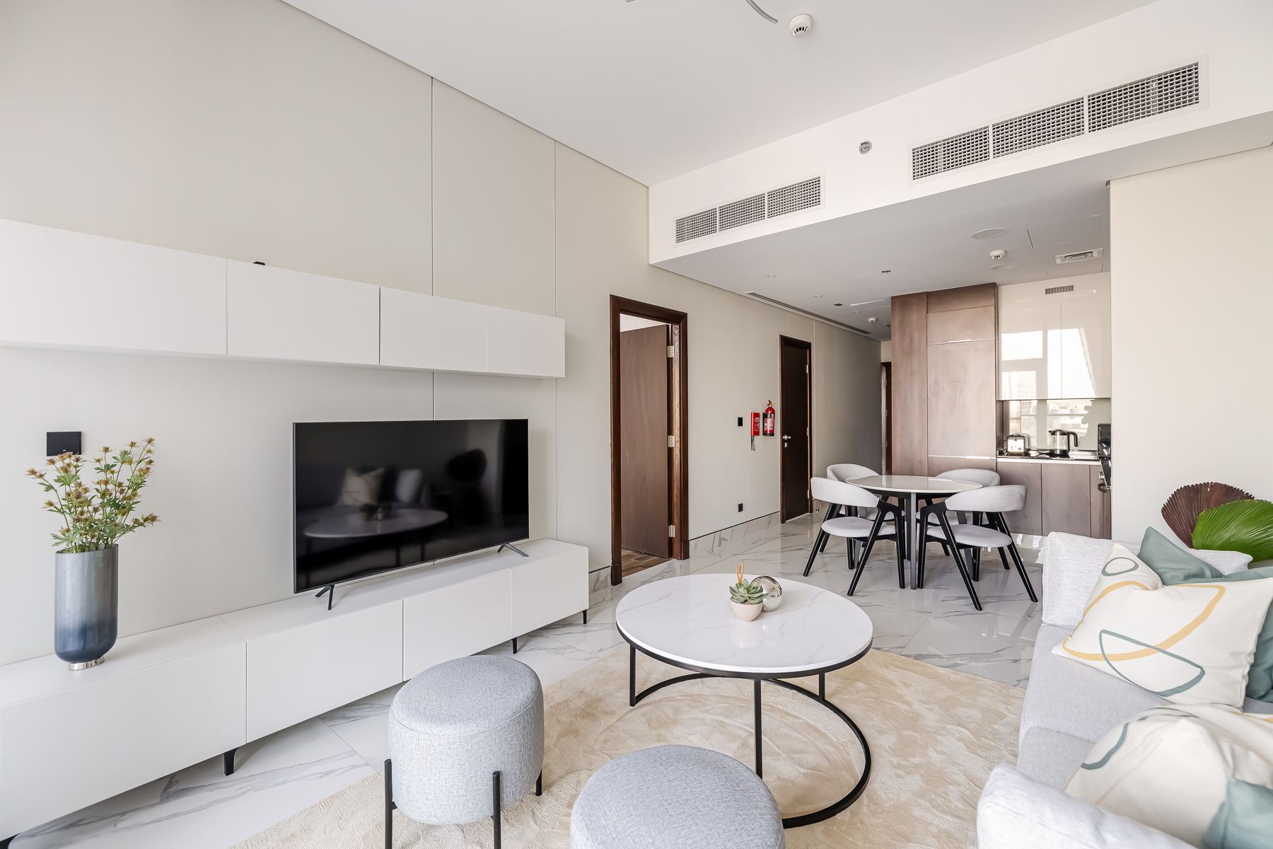 Pristine 1 BR Premium Amenities Flexible Terms