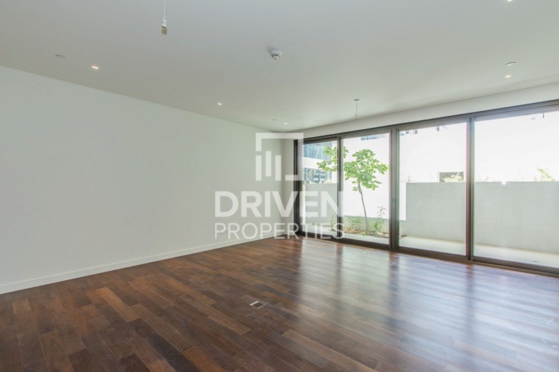 Largest 2 Bed Unit with Pool and Burj View