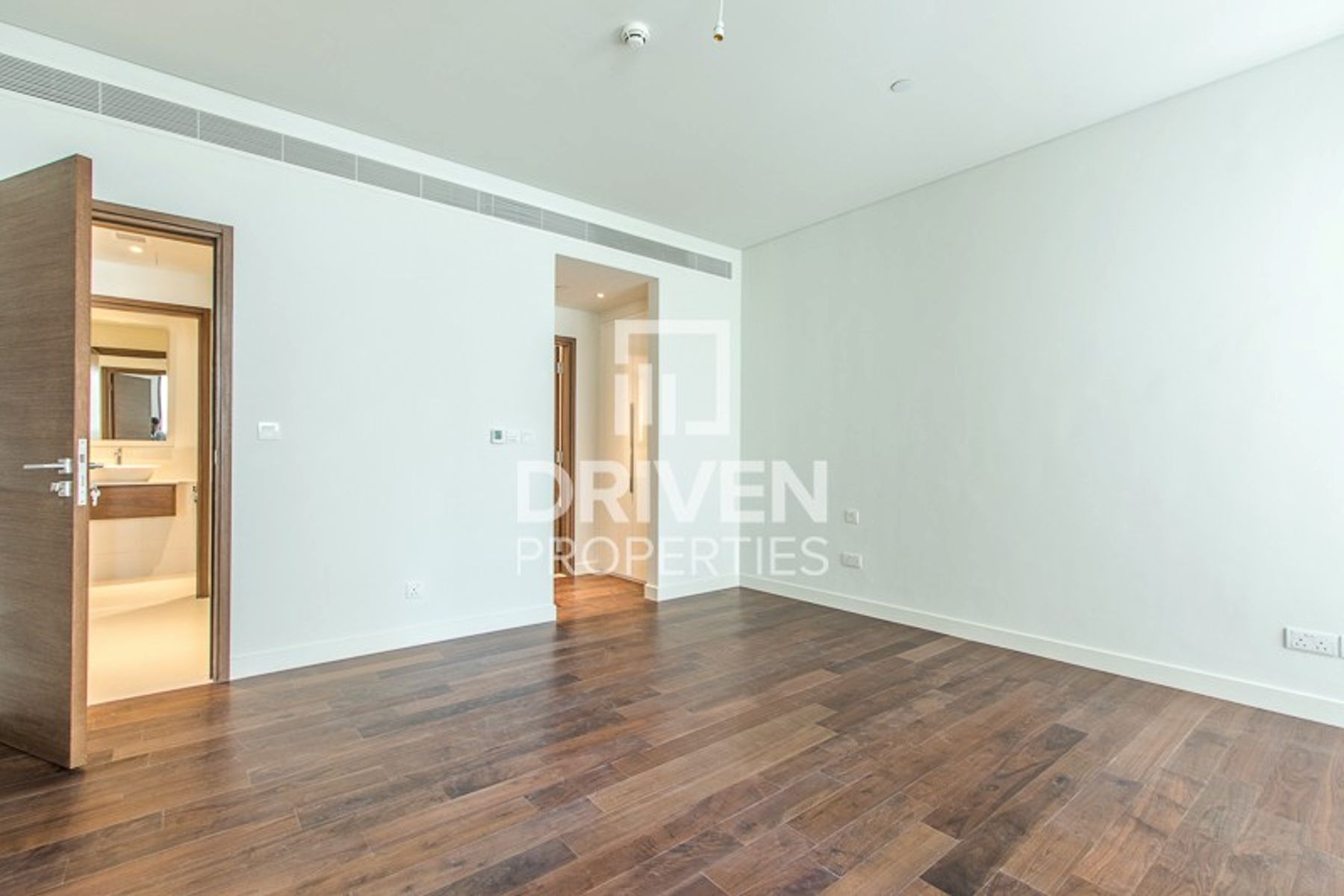 Largest 2 Bed Unit with Pool and Burj View