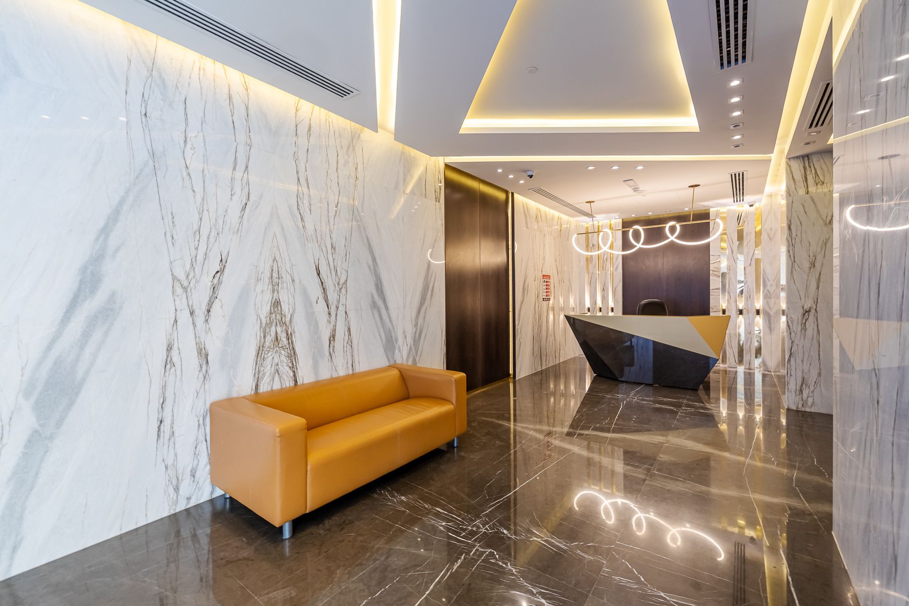 Spacious Stylish Studio Downtown