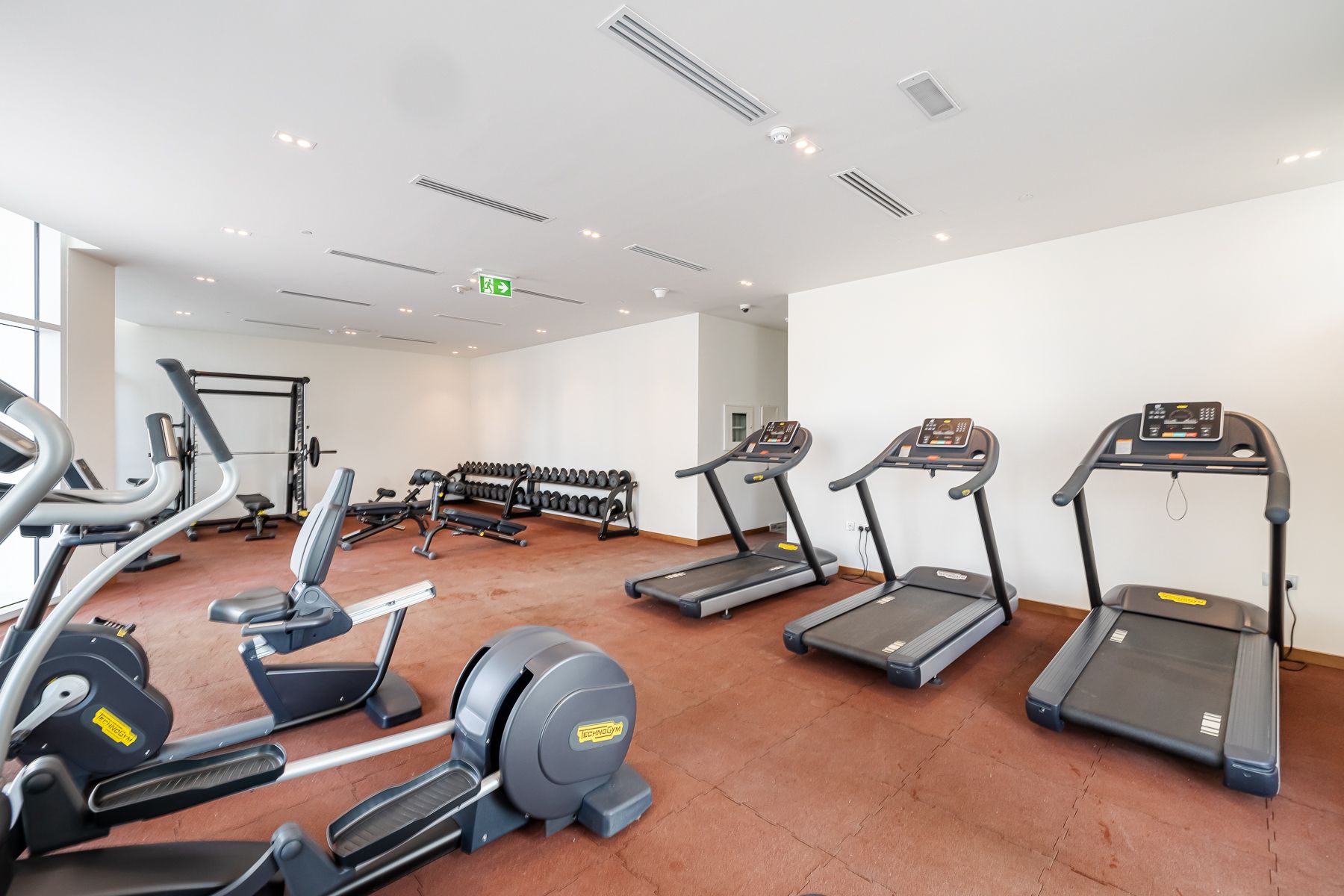 Spacious Stylish Studio Downtown