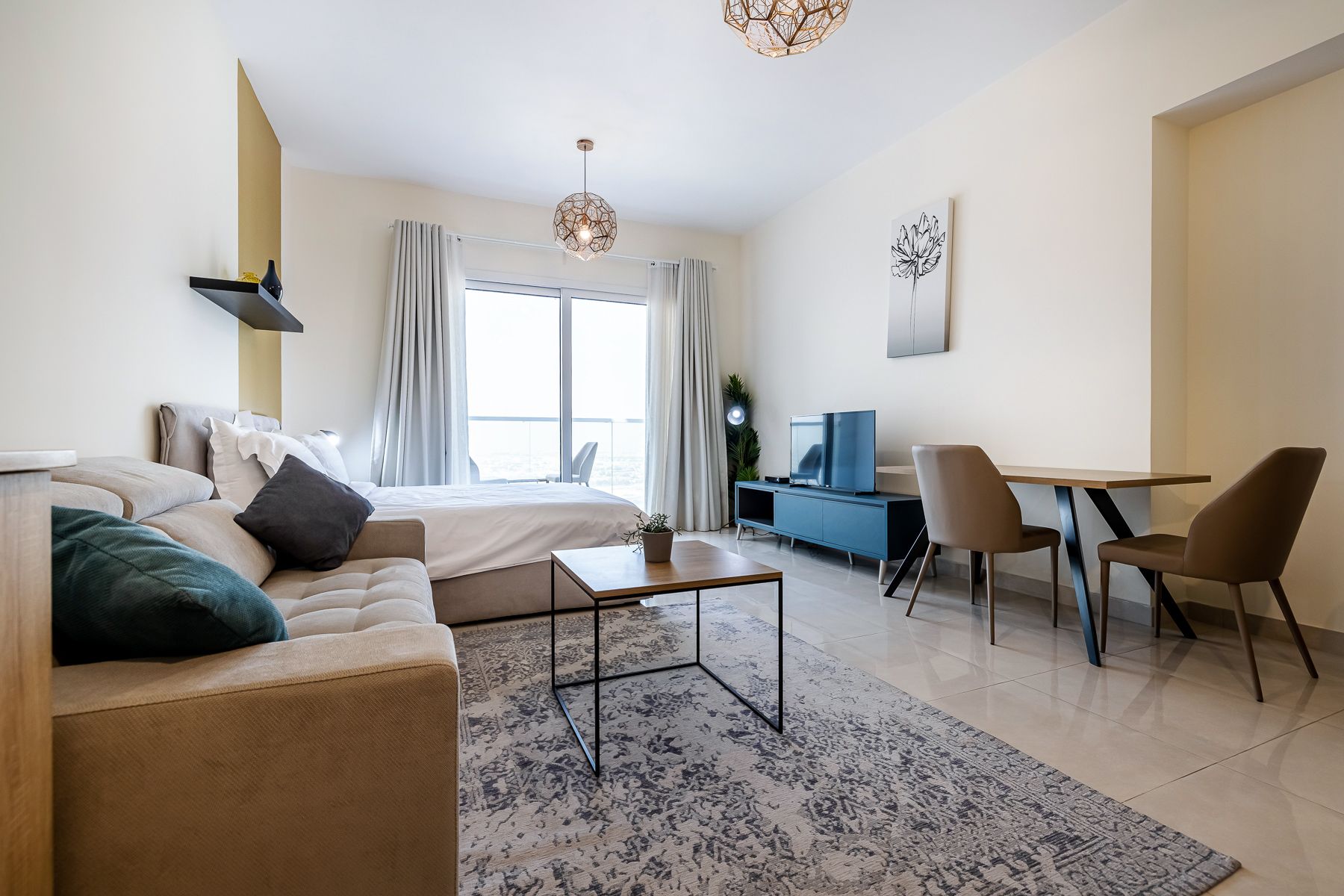 Spacious Stylish Studio with Balcony