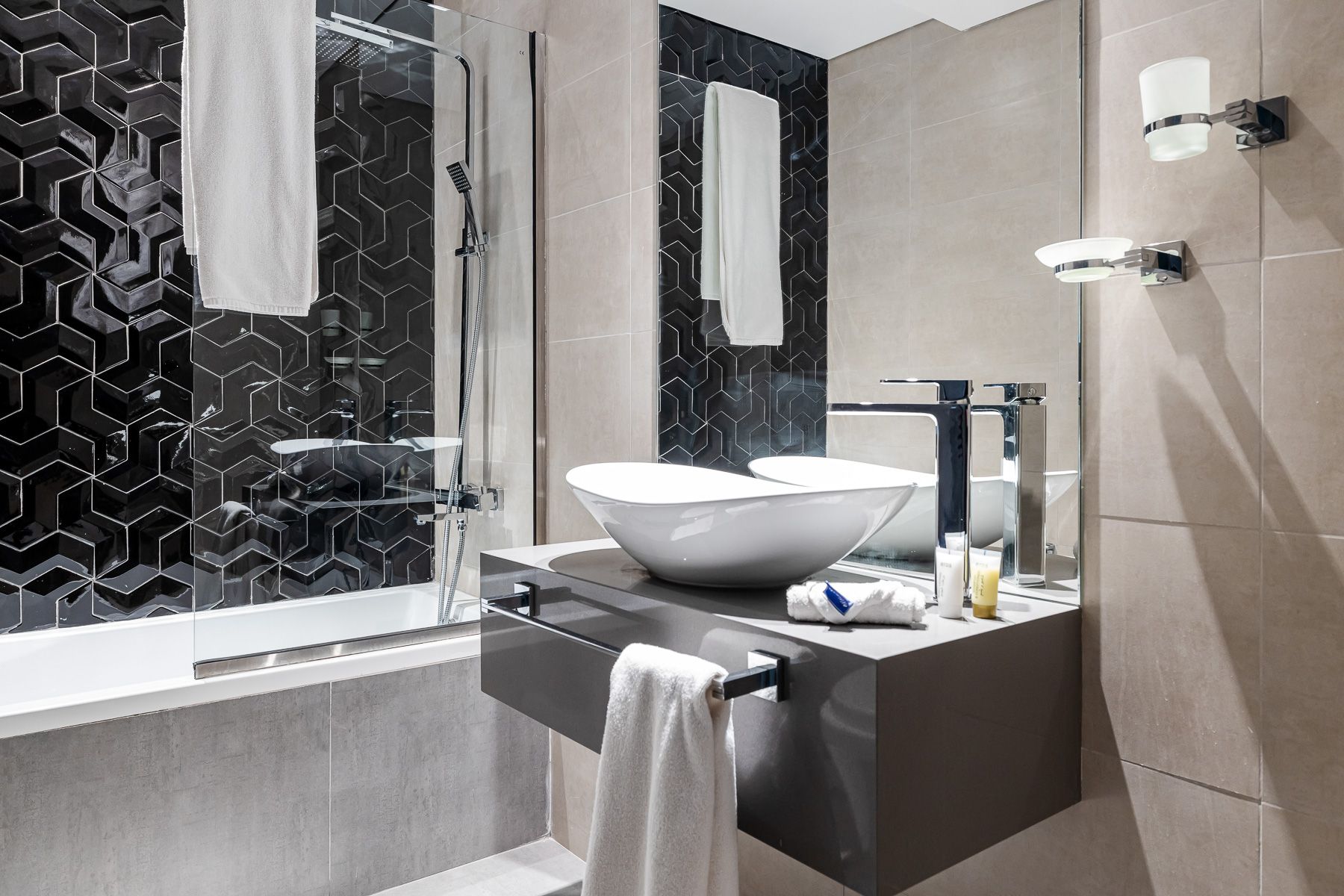 Spacious Stylish Studio with Balcony