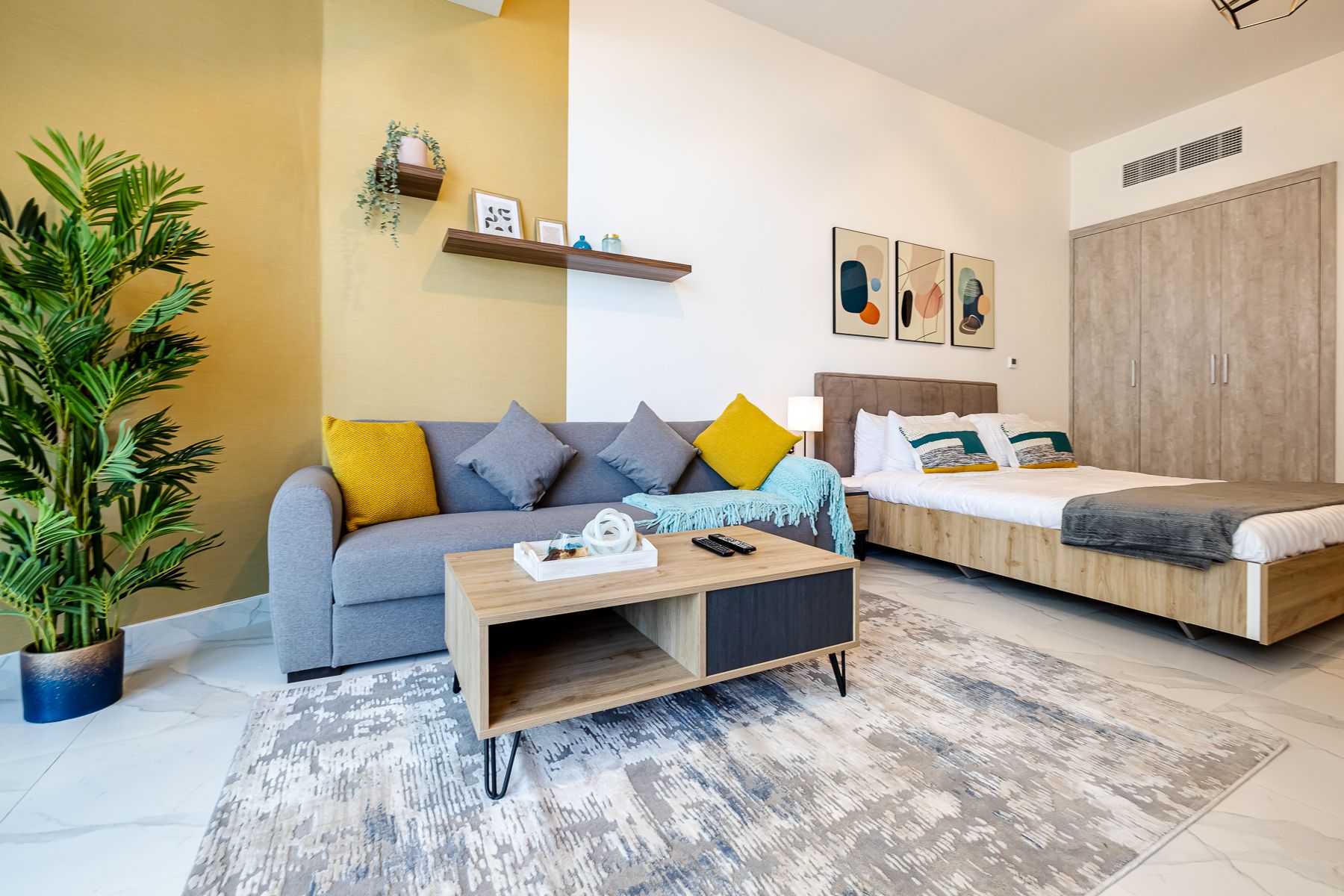 Luxury StudioBurj Khalifa Canal View