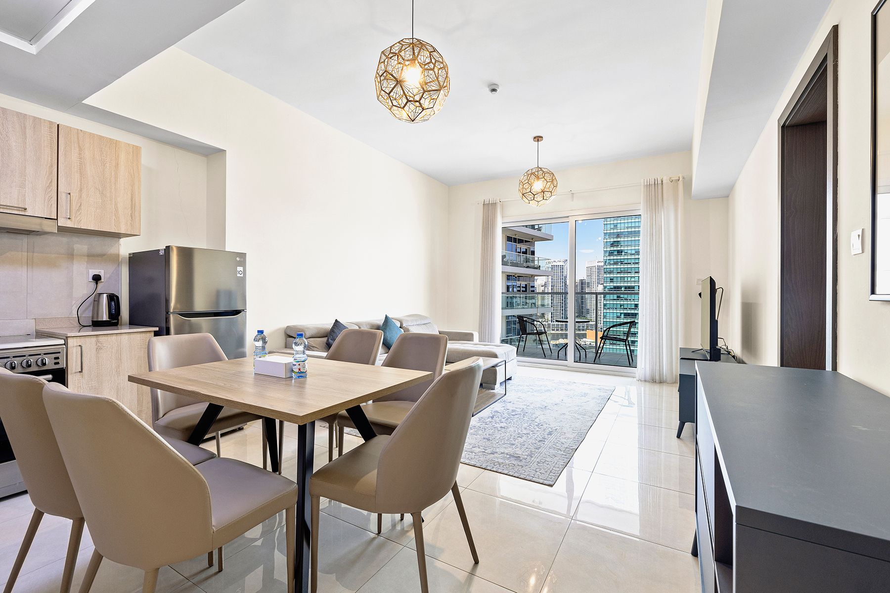 Fully Furnished| Modern One Bedroom