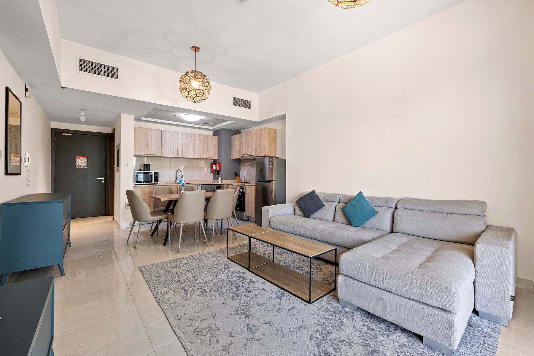 Fully Furnished| Modern One Bedroom