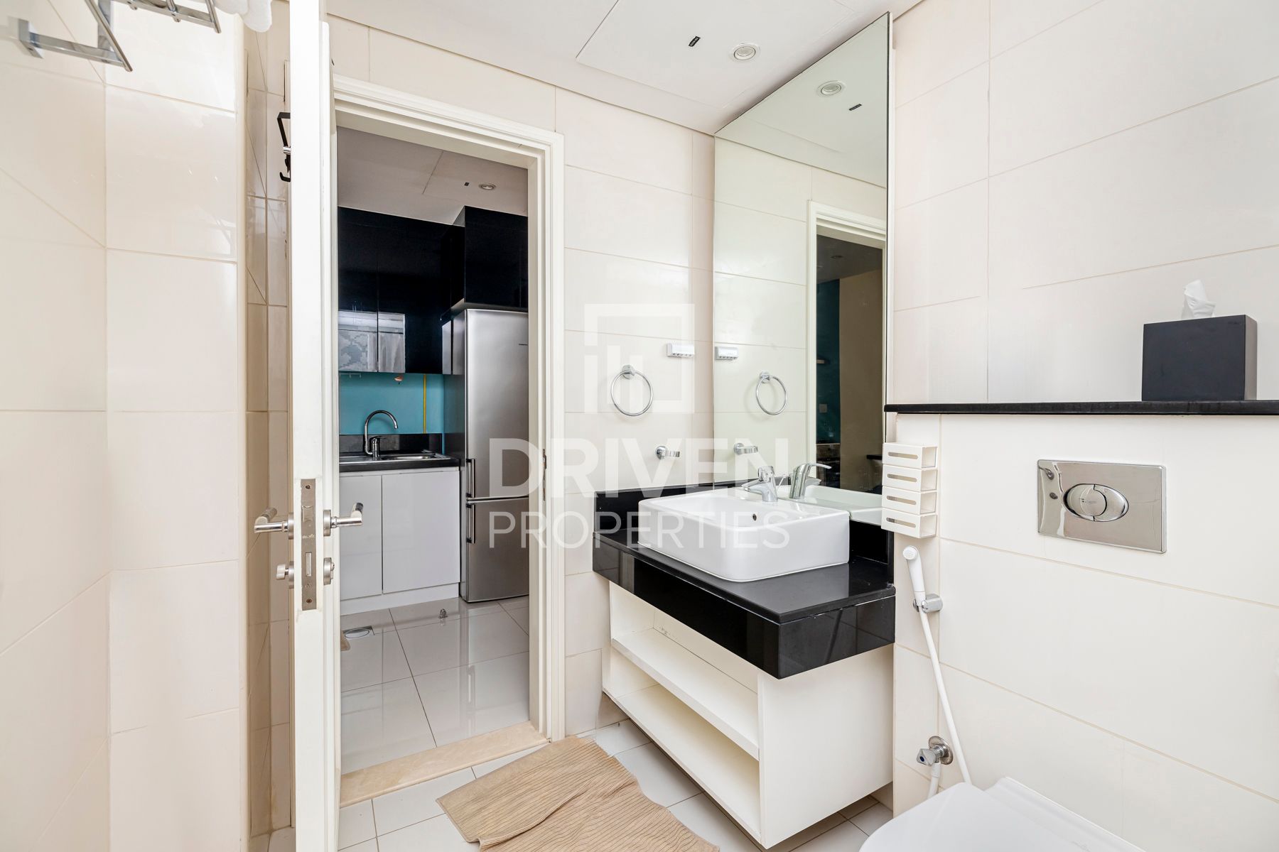 Furnished Well-managed Apartment Prime Location