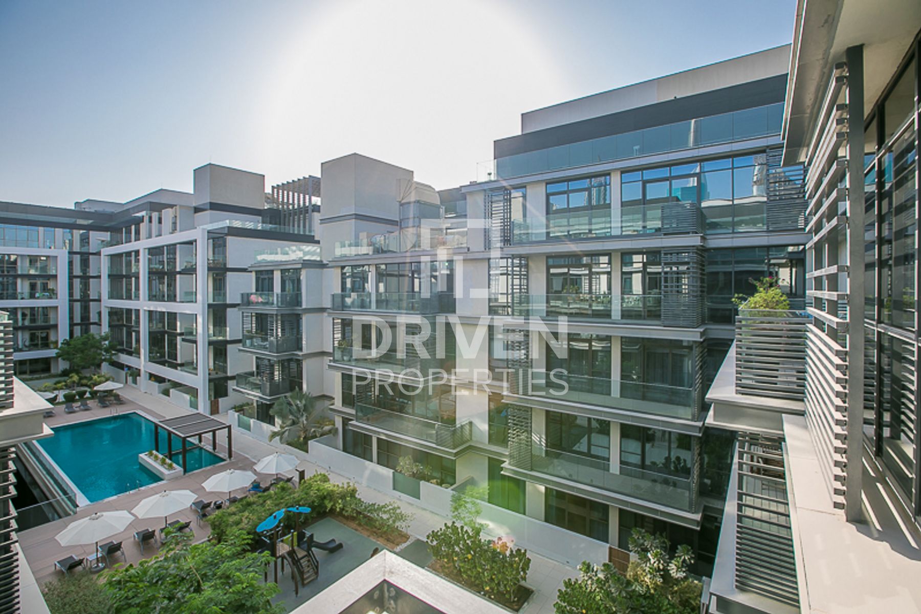 Spacious Apartment  Well-managed Pool View