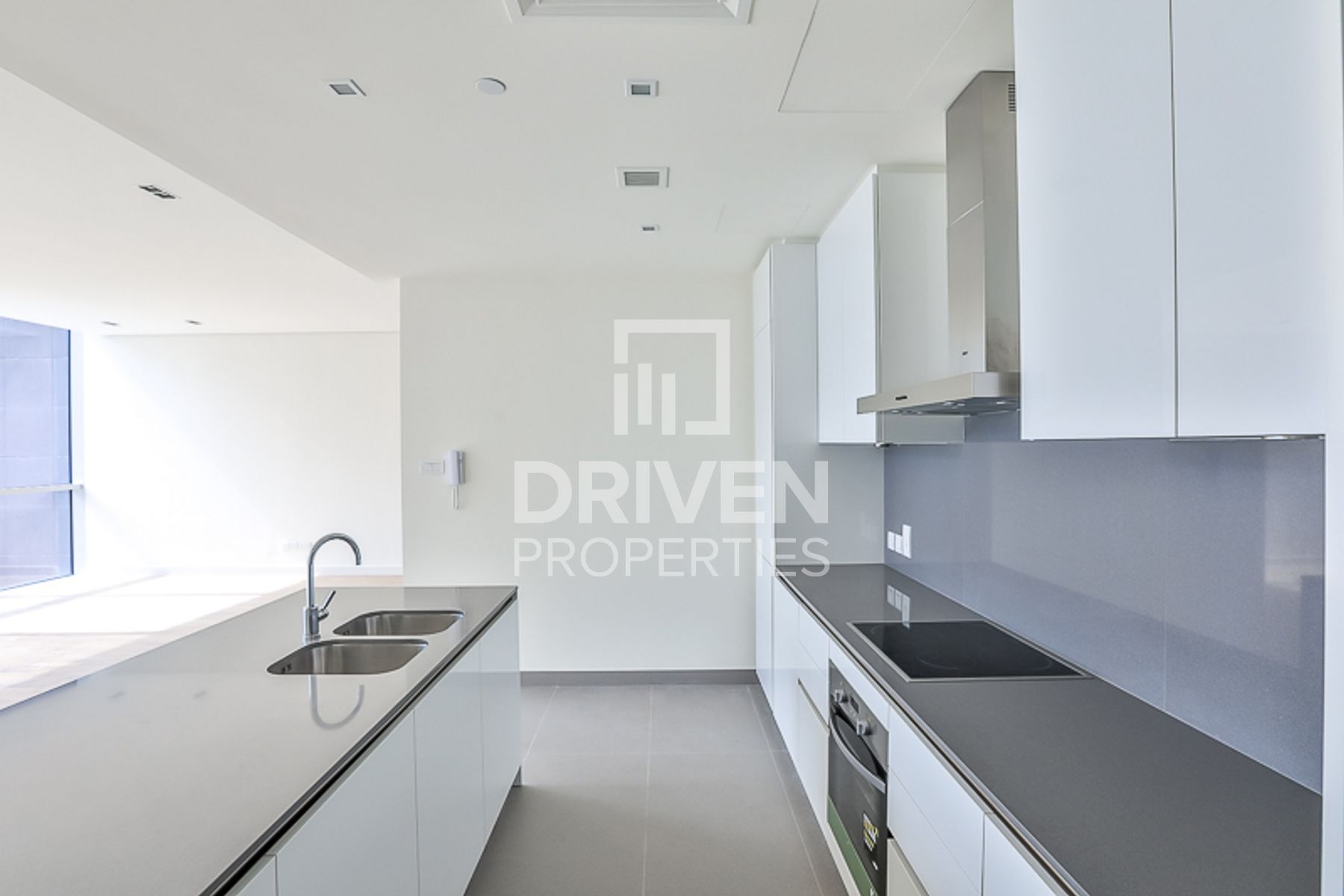 Corner Unit with Maid’s Room 2 Parking