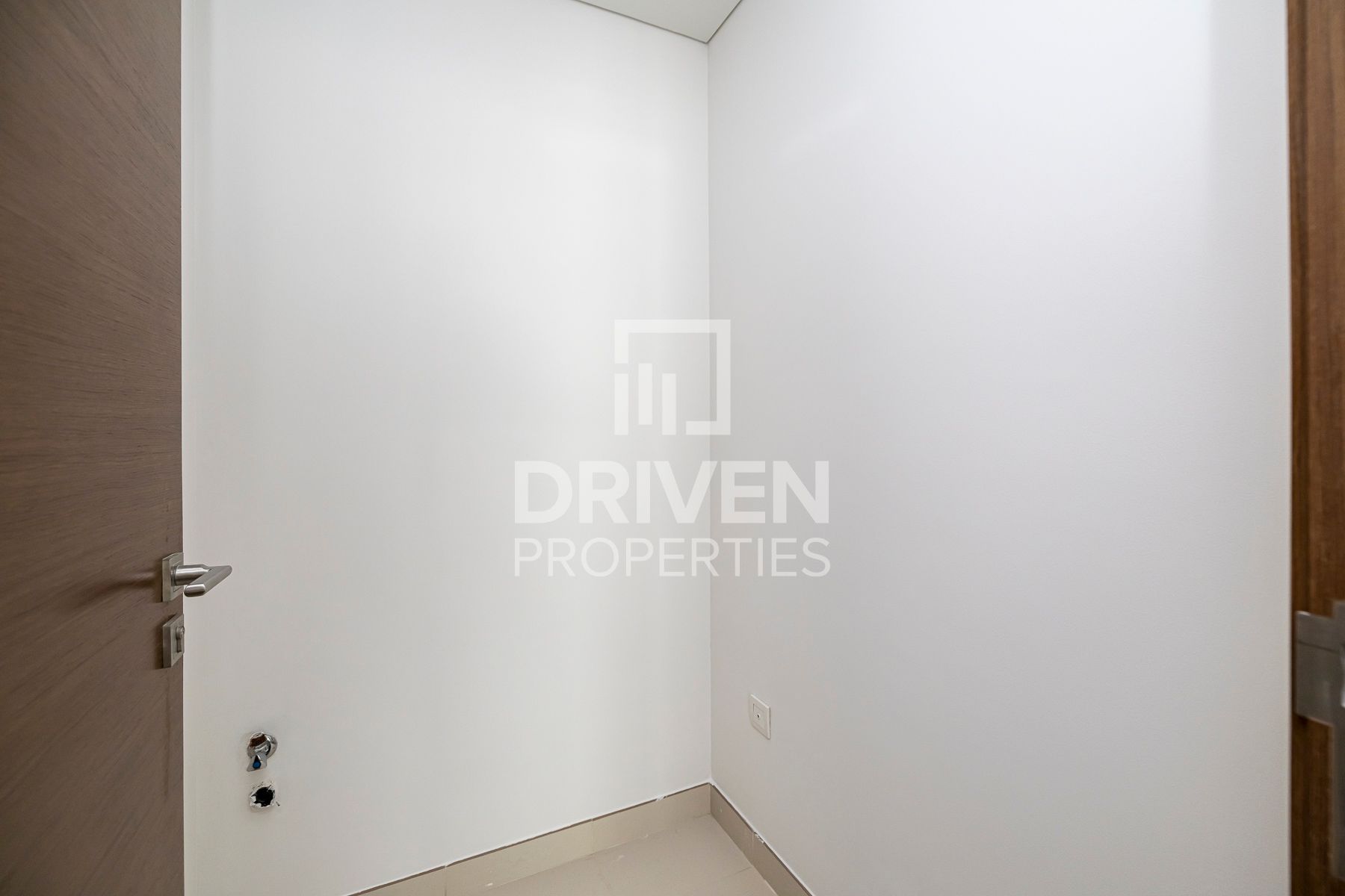 Unique Layout with Pool View Vacant Apartment