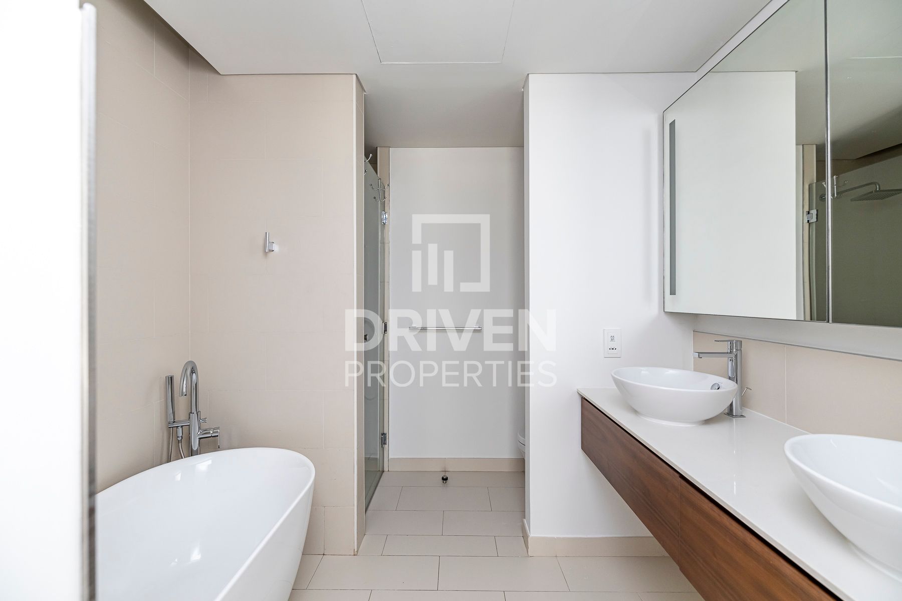 Unique Layout with Pool View Vacant Apartment