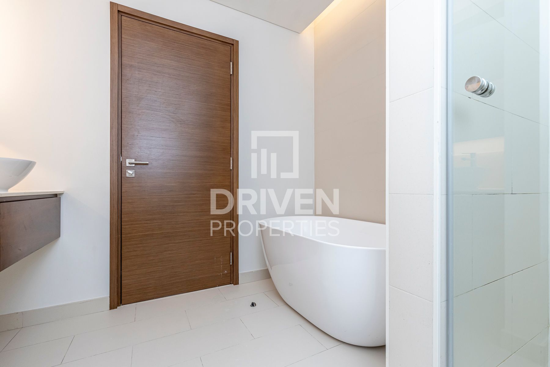 Spacious Apartment and More Options Pool View