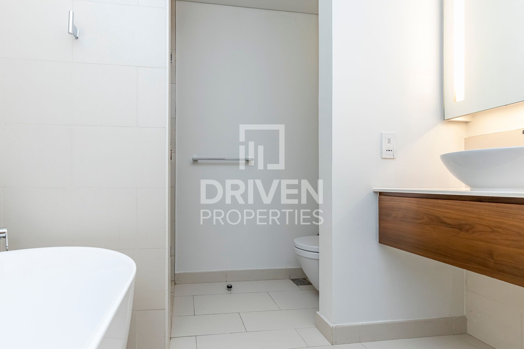 Spacious Apartment and More Options Pool View