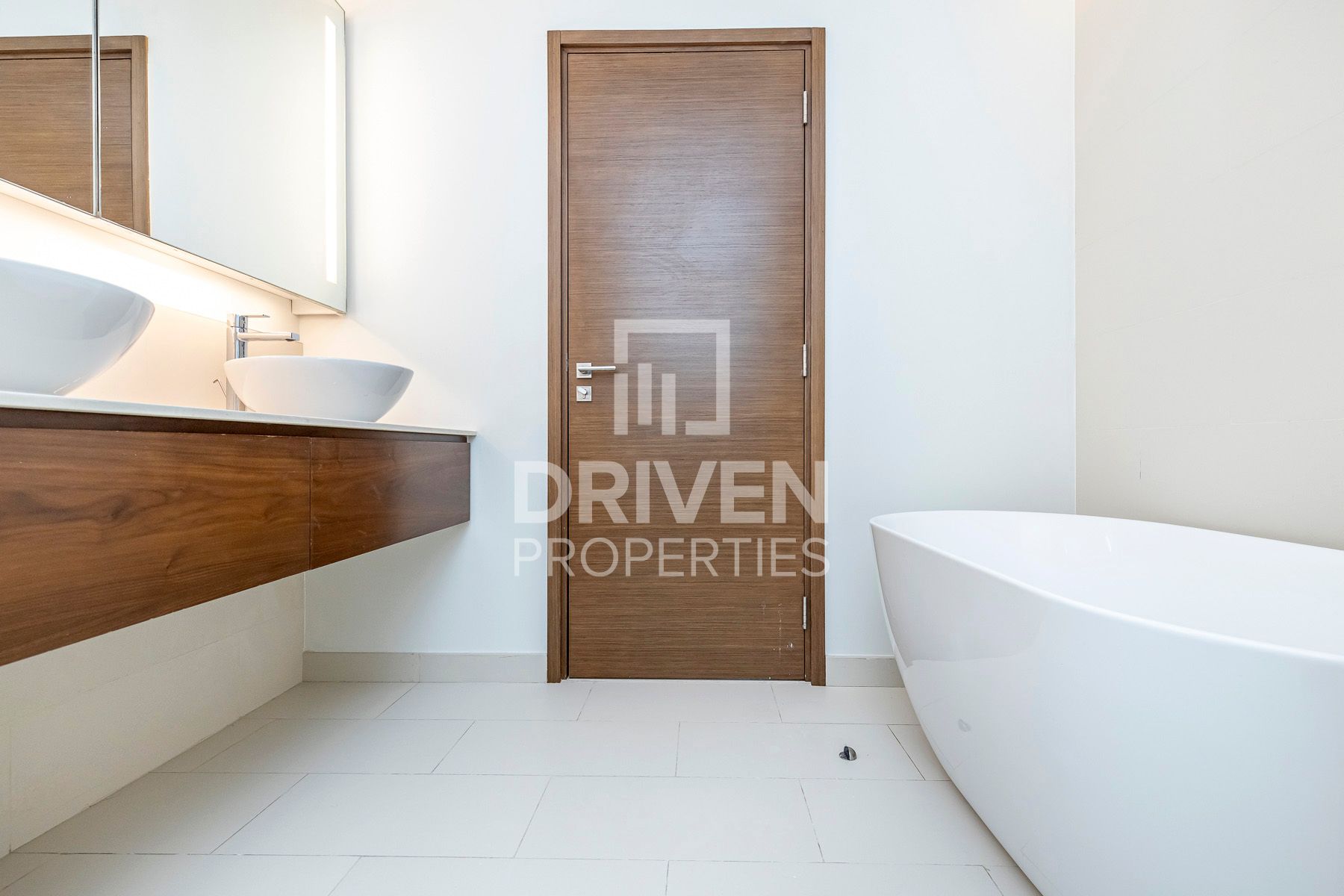 Spacious Apartment and More Options Pool View