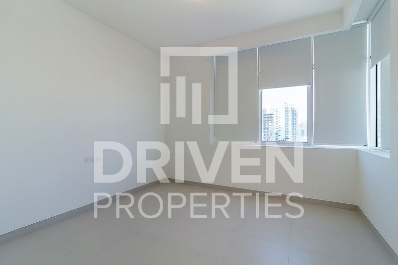 Brand New Spacious and Impressive Layout