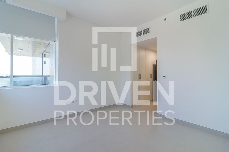 Brand New Spacious and Impressive Layout