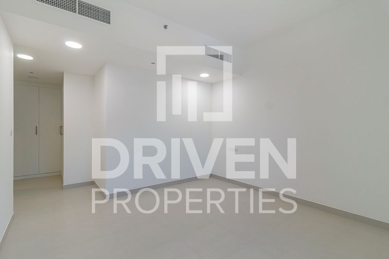 Brand New Spacious and Impressive Layout