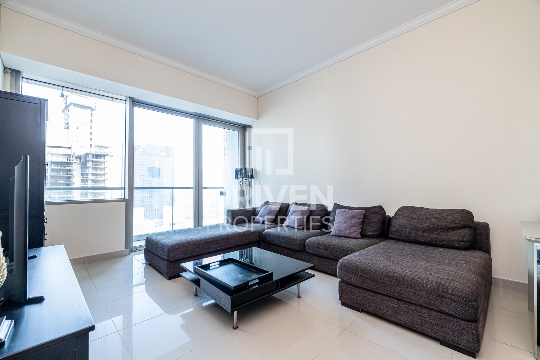 Unfurnished Apartment and Vast Unit Featuring City View