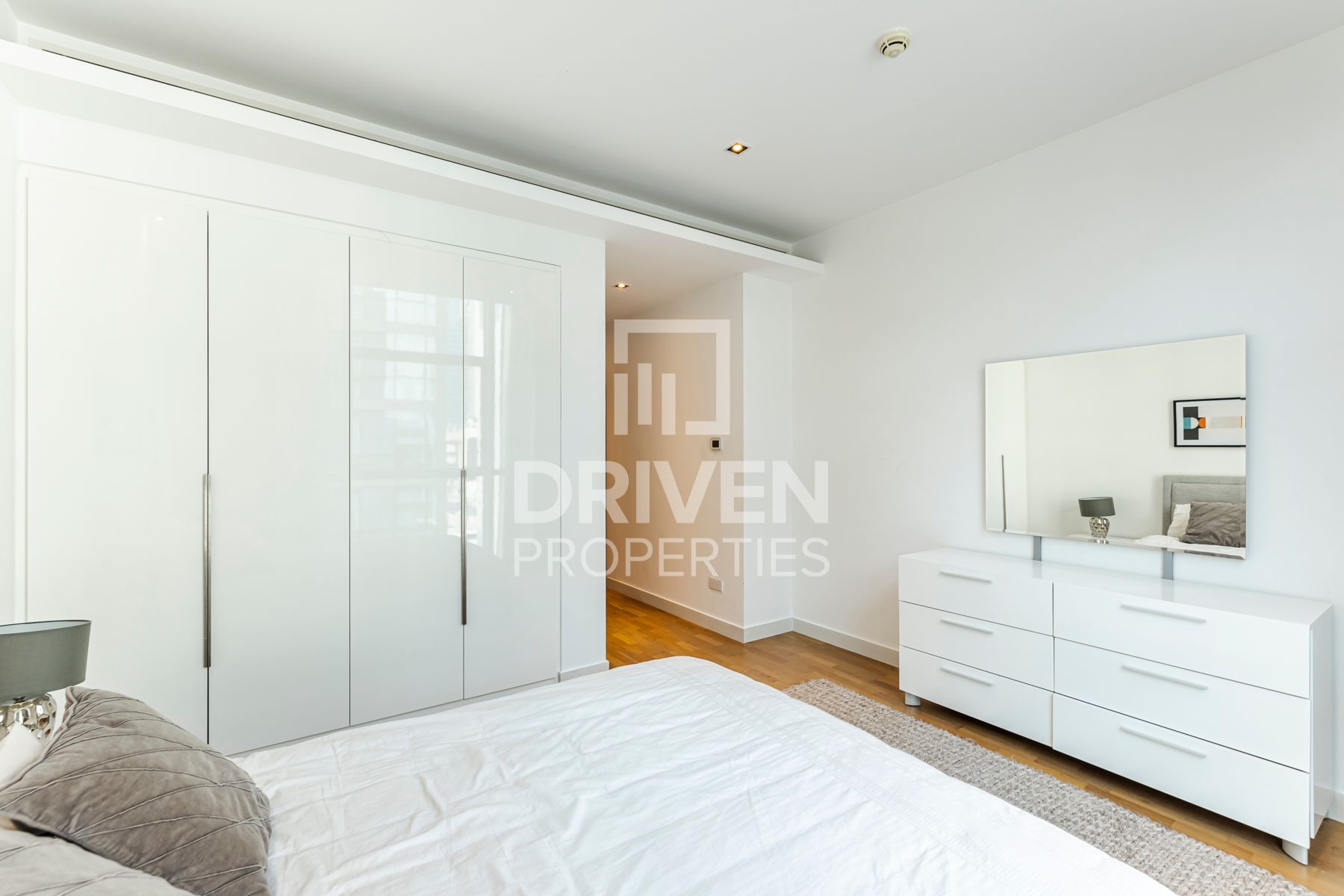 Furnished and Cozy Unit Ready To Move In