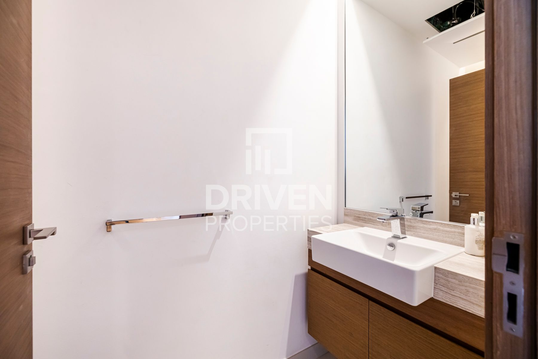 Furnished and Cozy Unit Ready To Move In