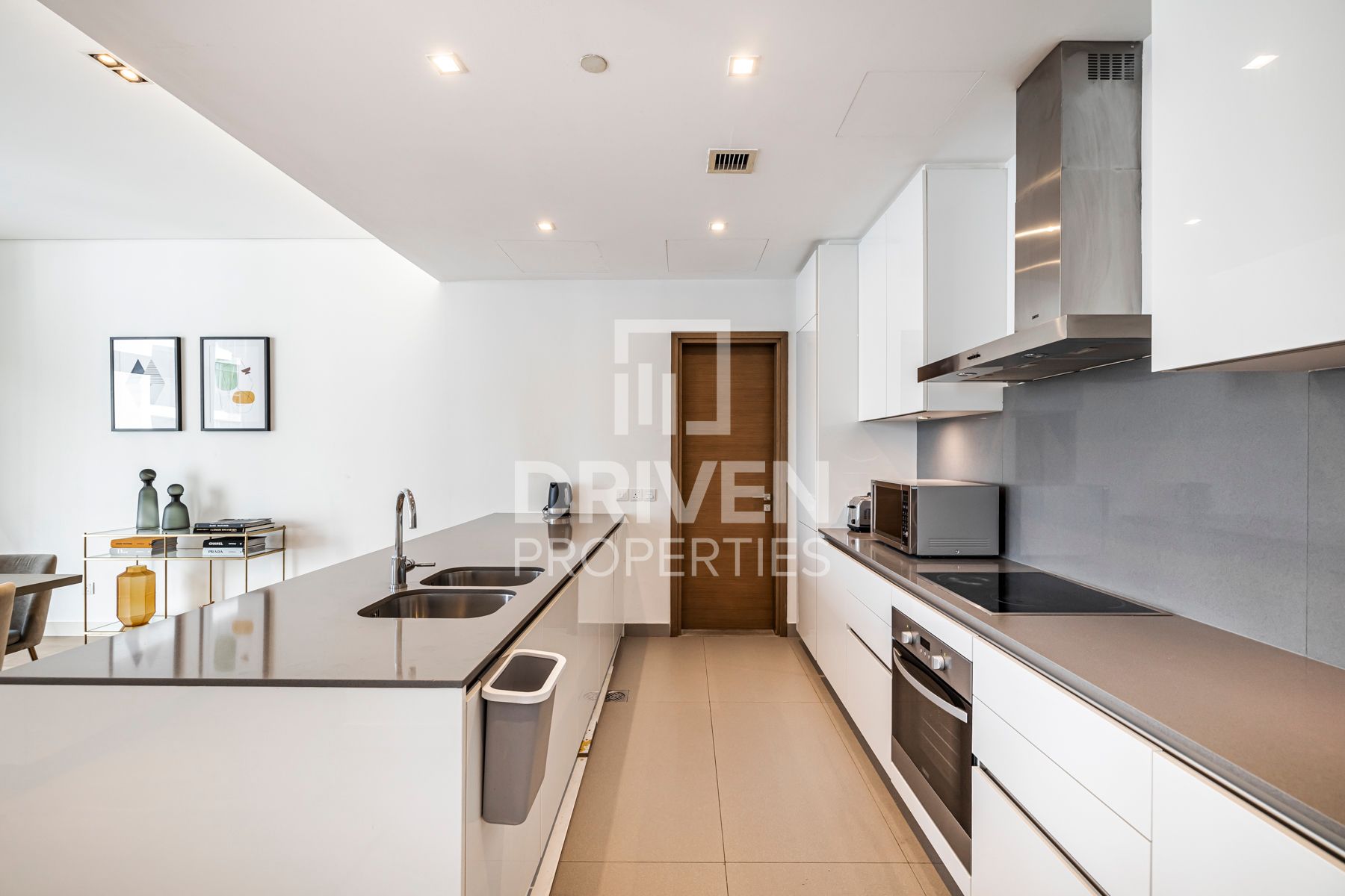 Furnished and Cozy Unit Ready To Move In