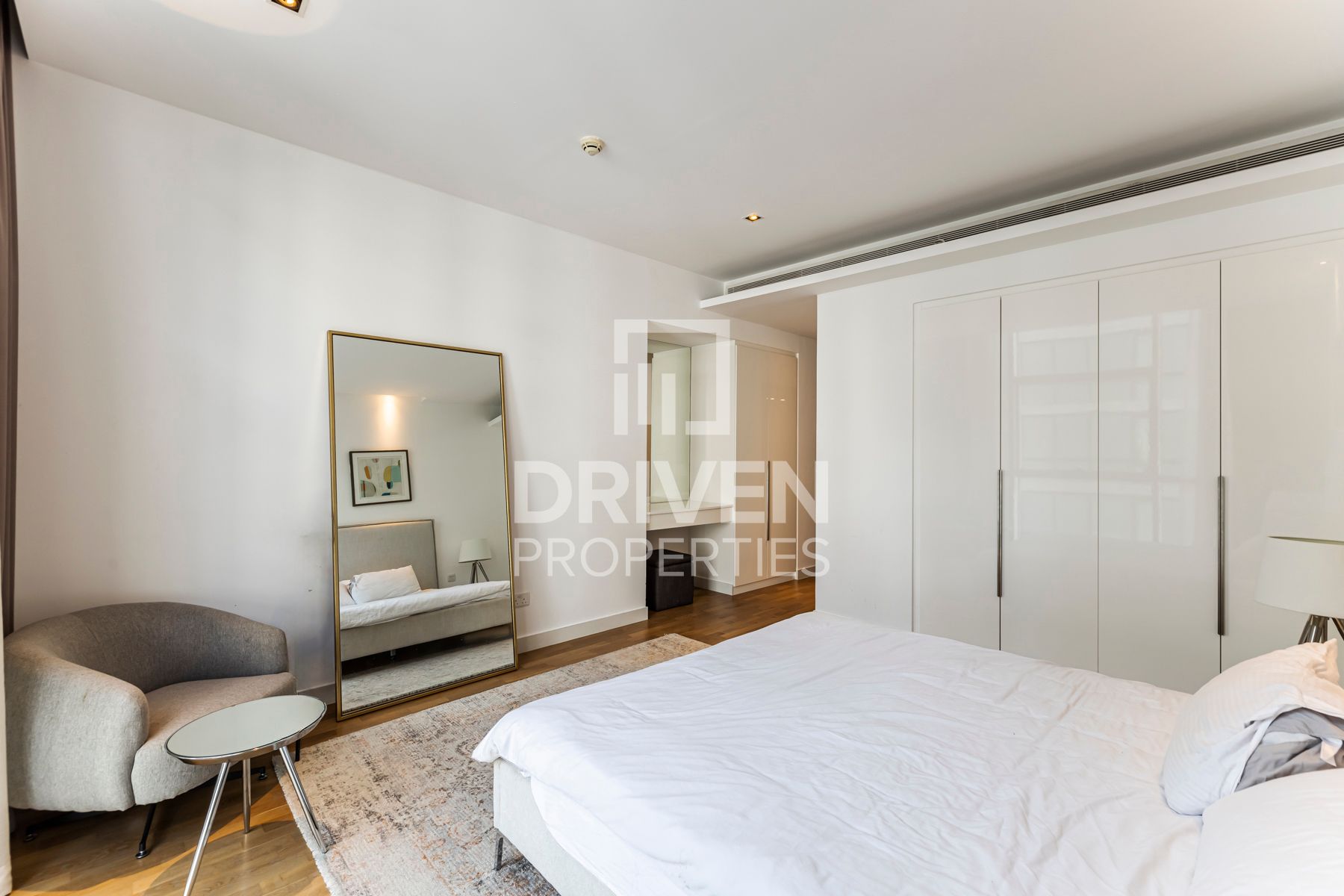 Furnished and Cozy Unit Ready To Move In