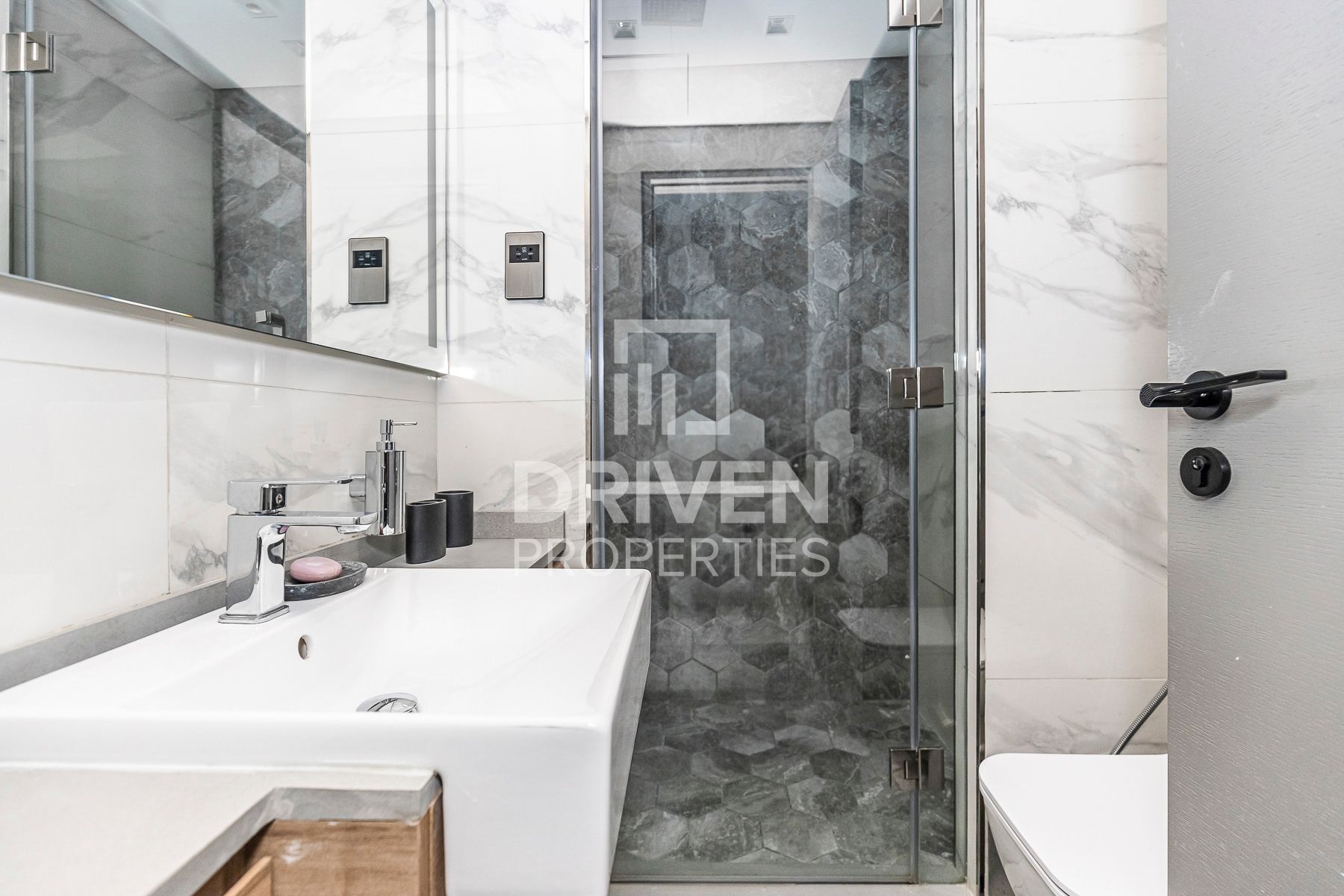 Fully Furnished Maid’s Room and Vacant