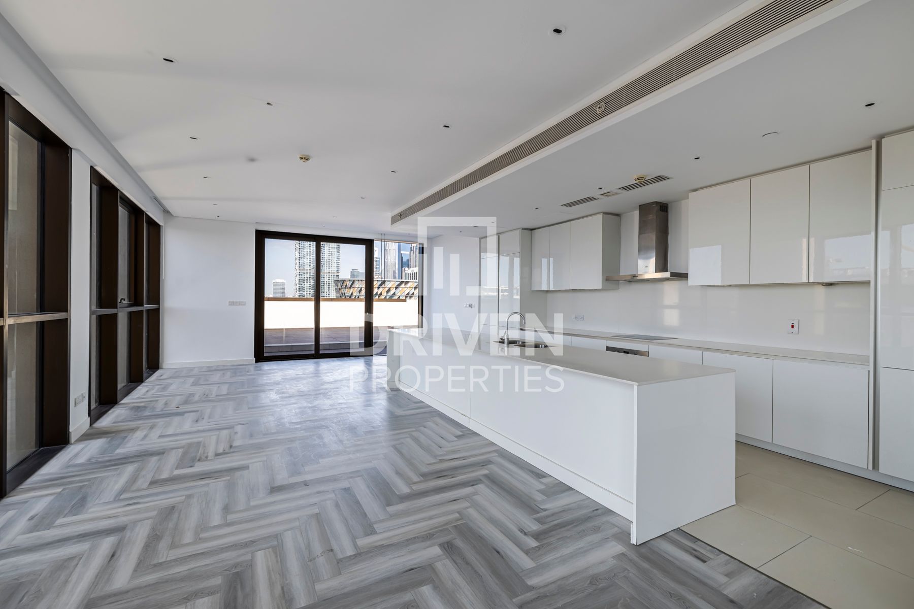 High Floor with Maids Room Spacious Unit