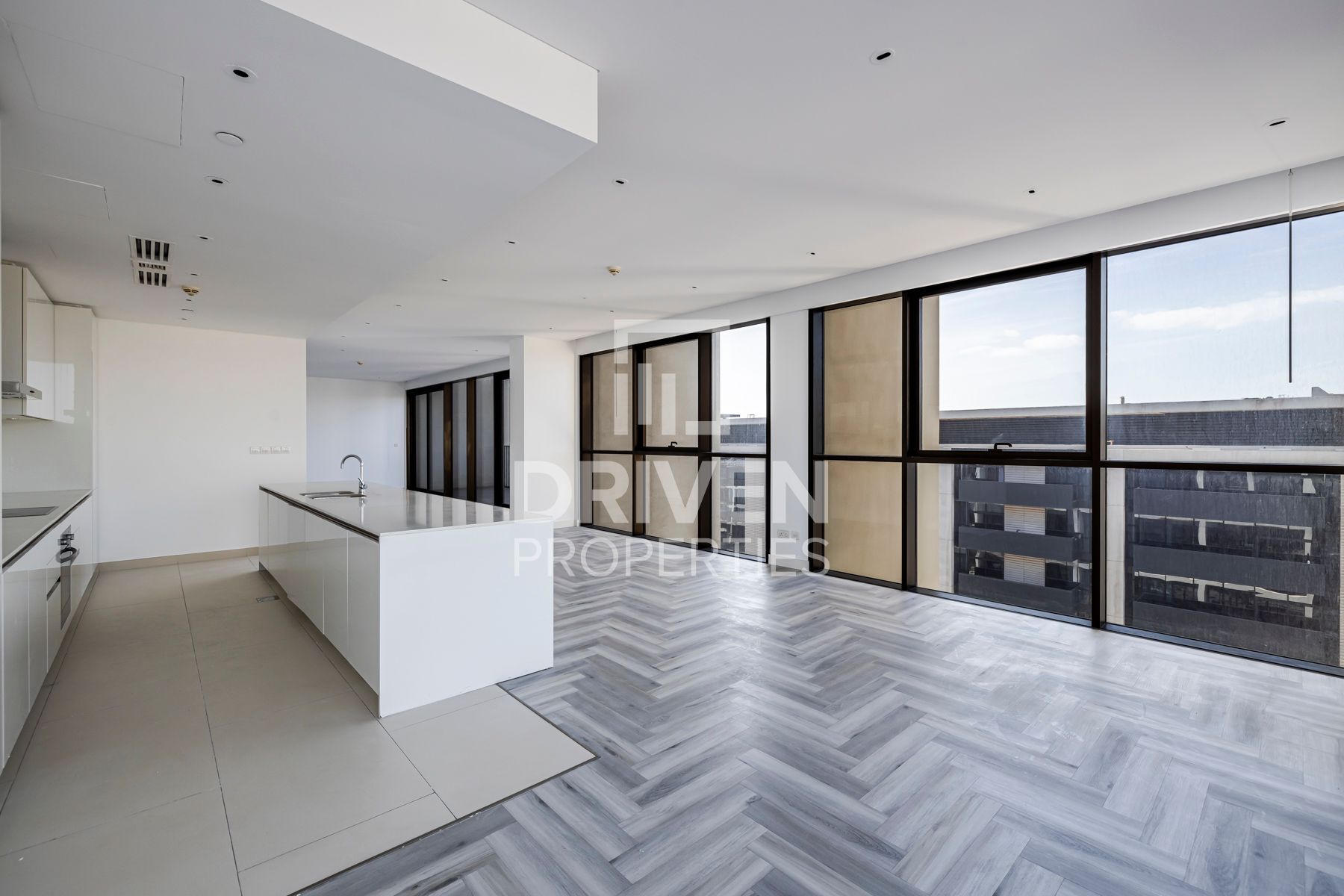 High Floor with Maids Room Spacious Unit