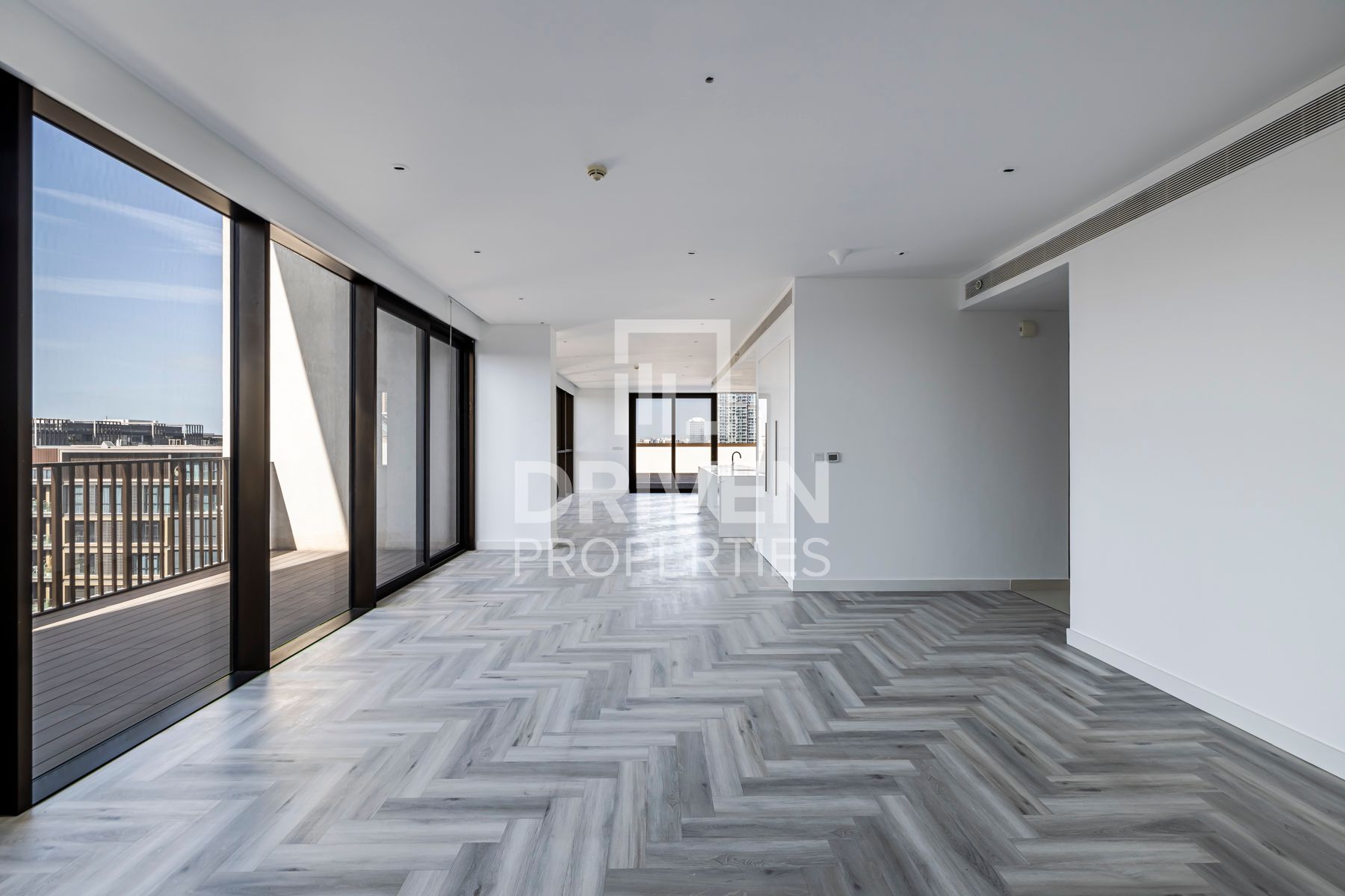 High Floor with Maids Room Spacious Unit