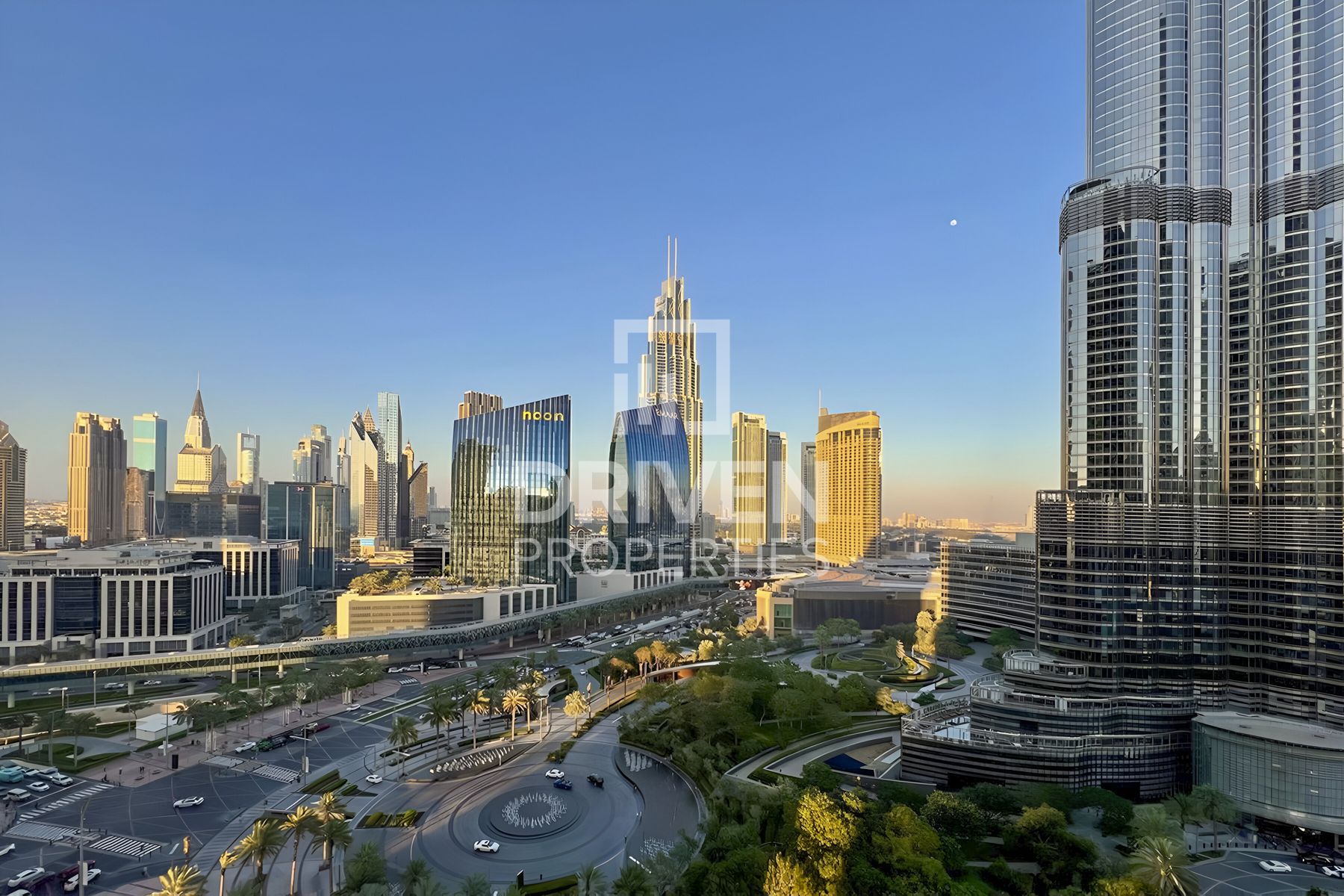 Vacant Apartment Full Fountain View Spacious