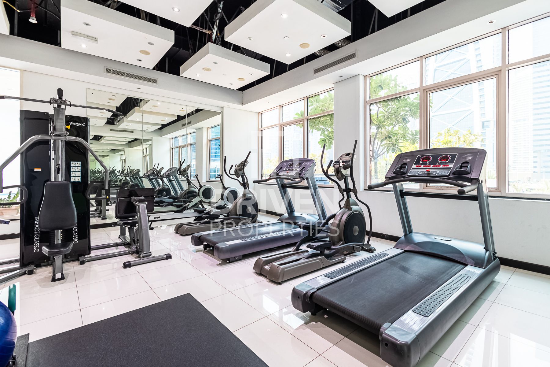 Spacious High Floor With Stunning View