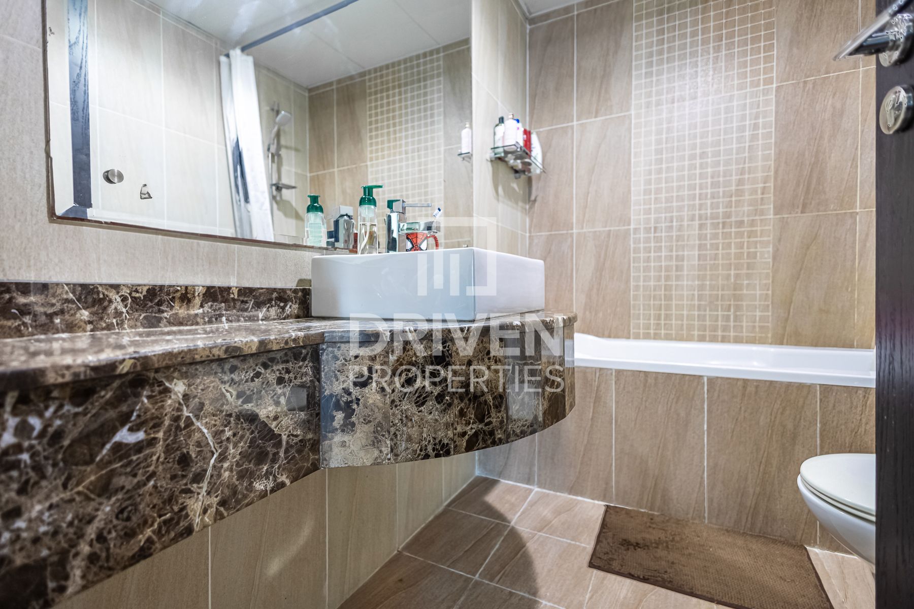 Spacious High Floor With Stunning View