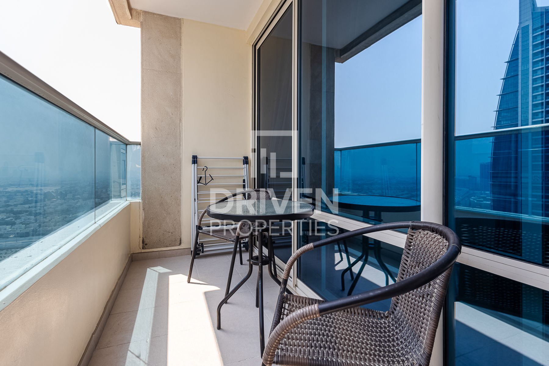 Spacious High Floor With Stunning View