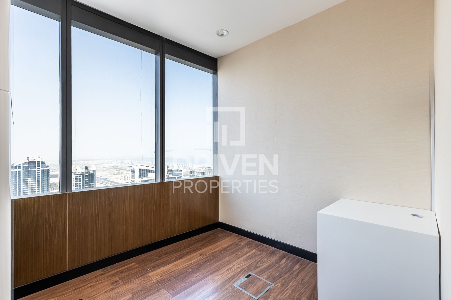 Fully fitted Office Well Kept and DMCC