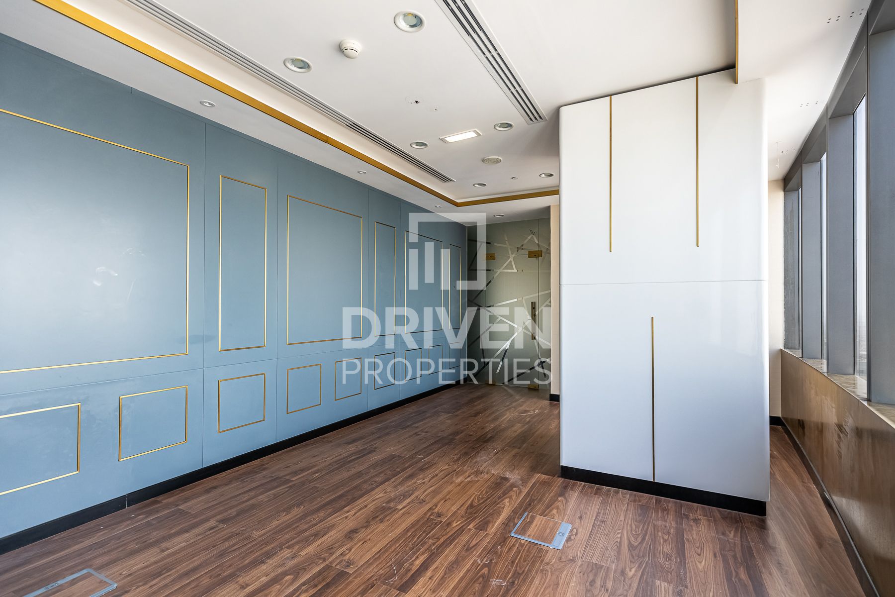 Fully fitted Office Well Kept and DMCC