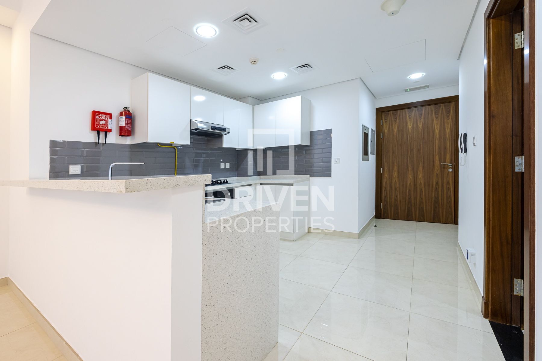 Bright Apartment Canal View Genuine Resale