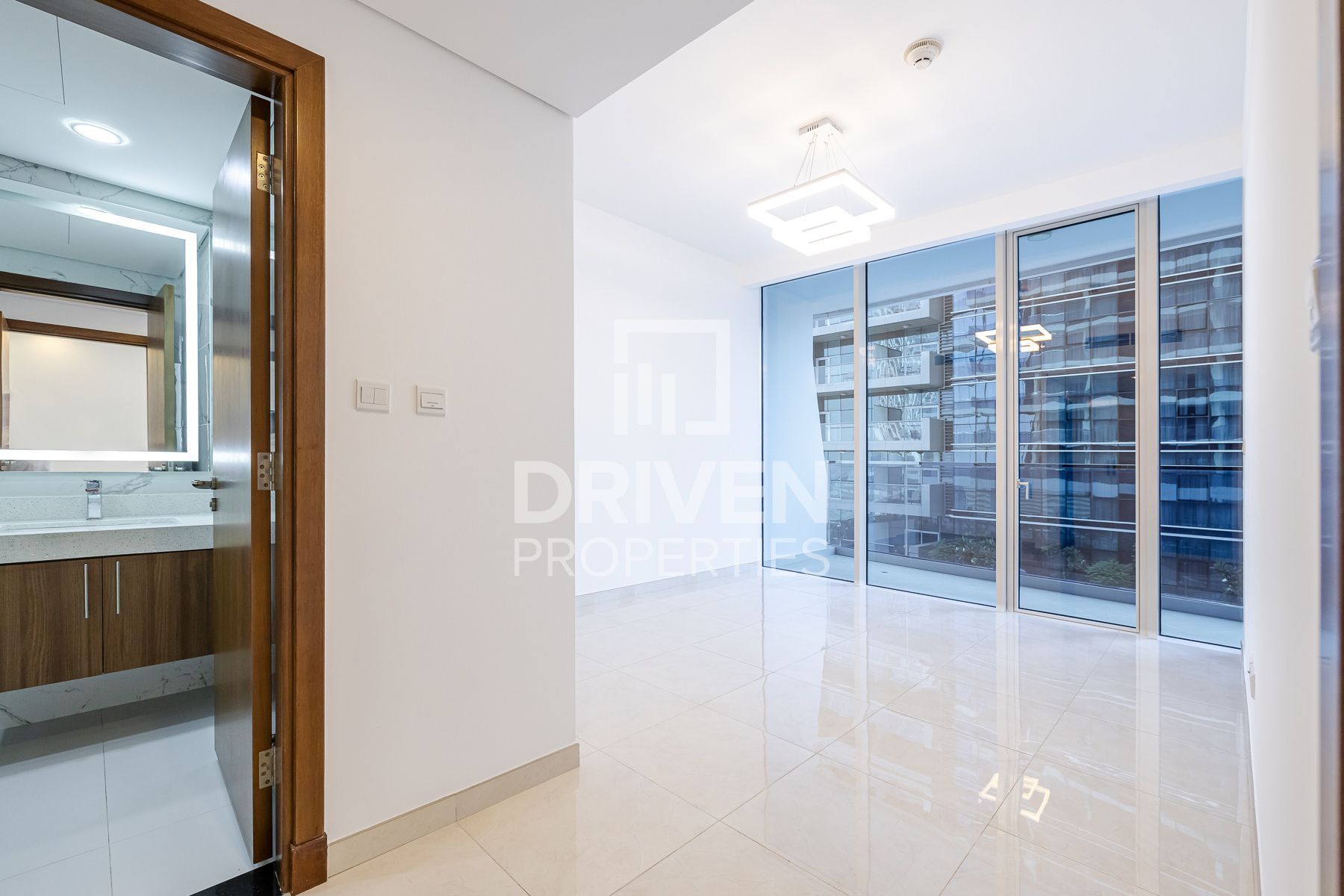 Bright Apartment Canal View Genuine Resale