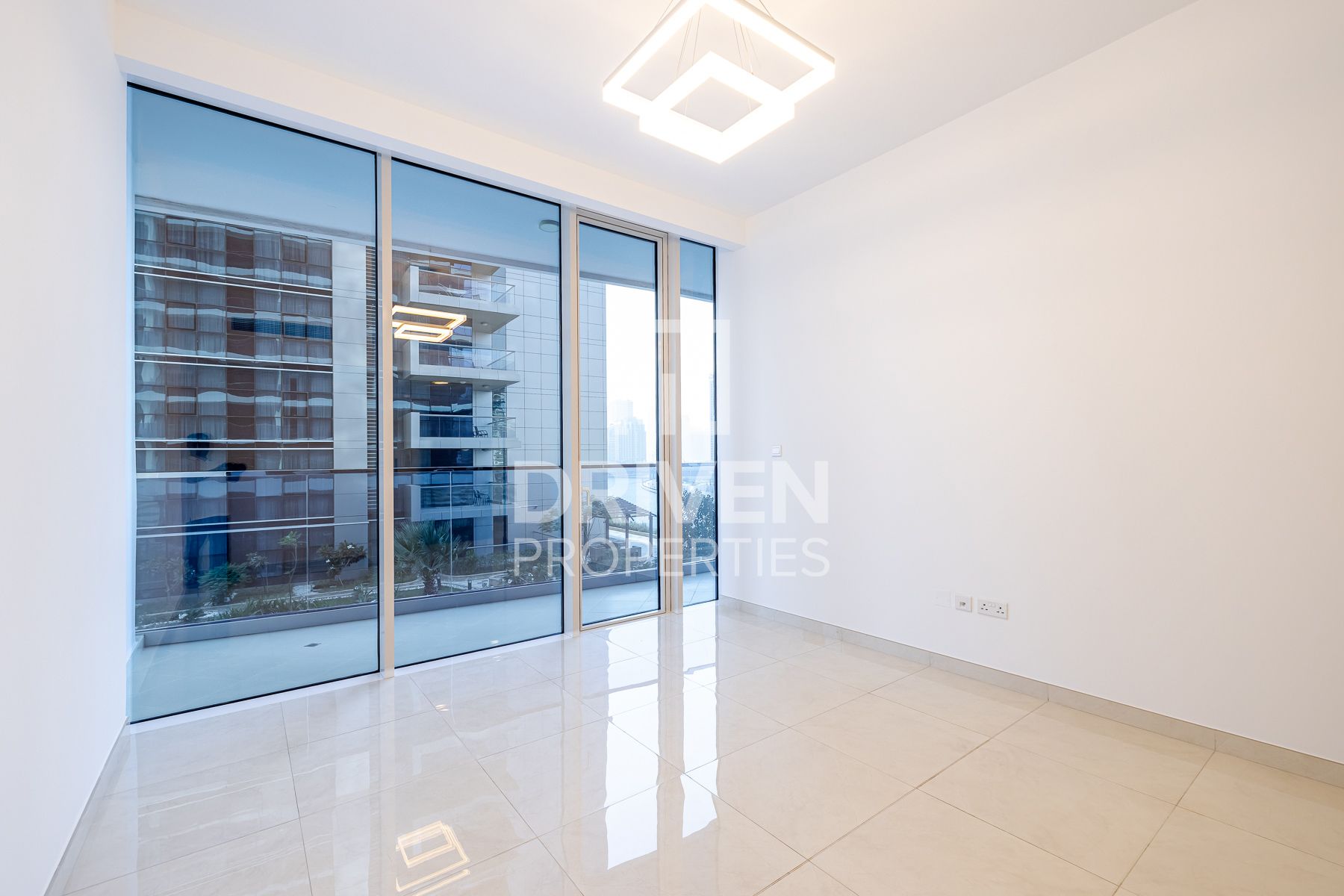 Bright Apartment Canal View Genuine Resale