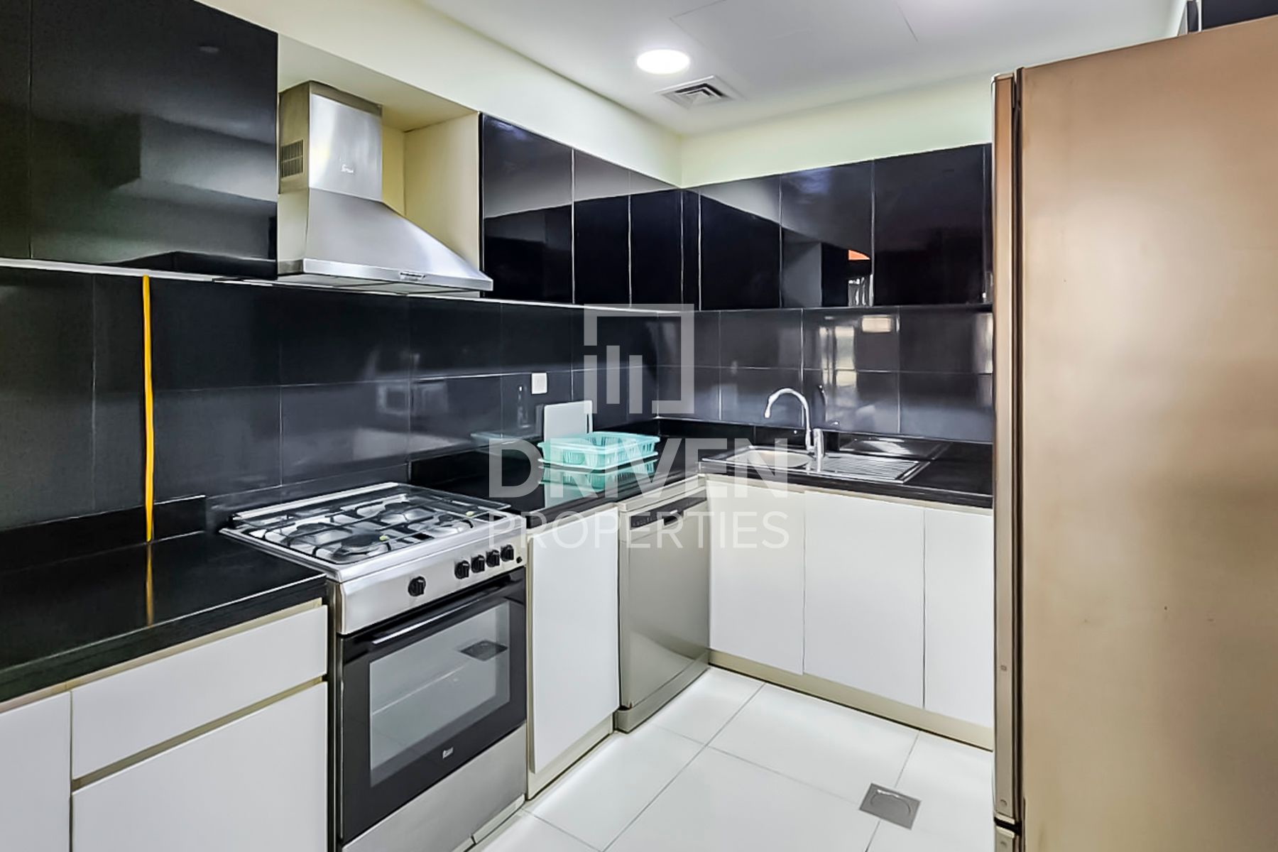 High Floor Spacious Unit with Great View