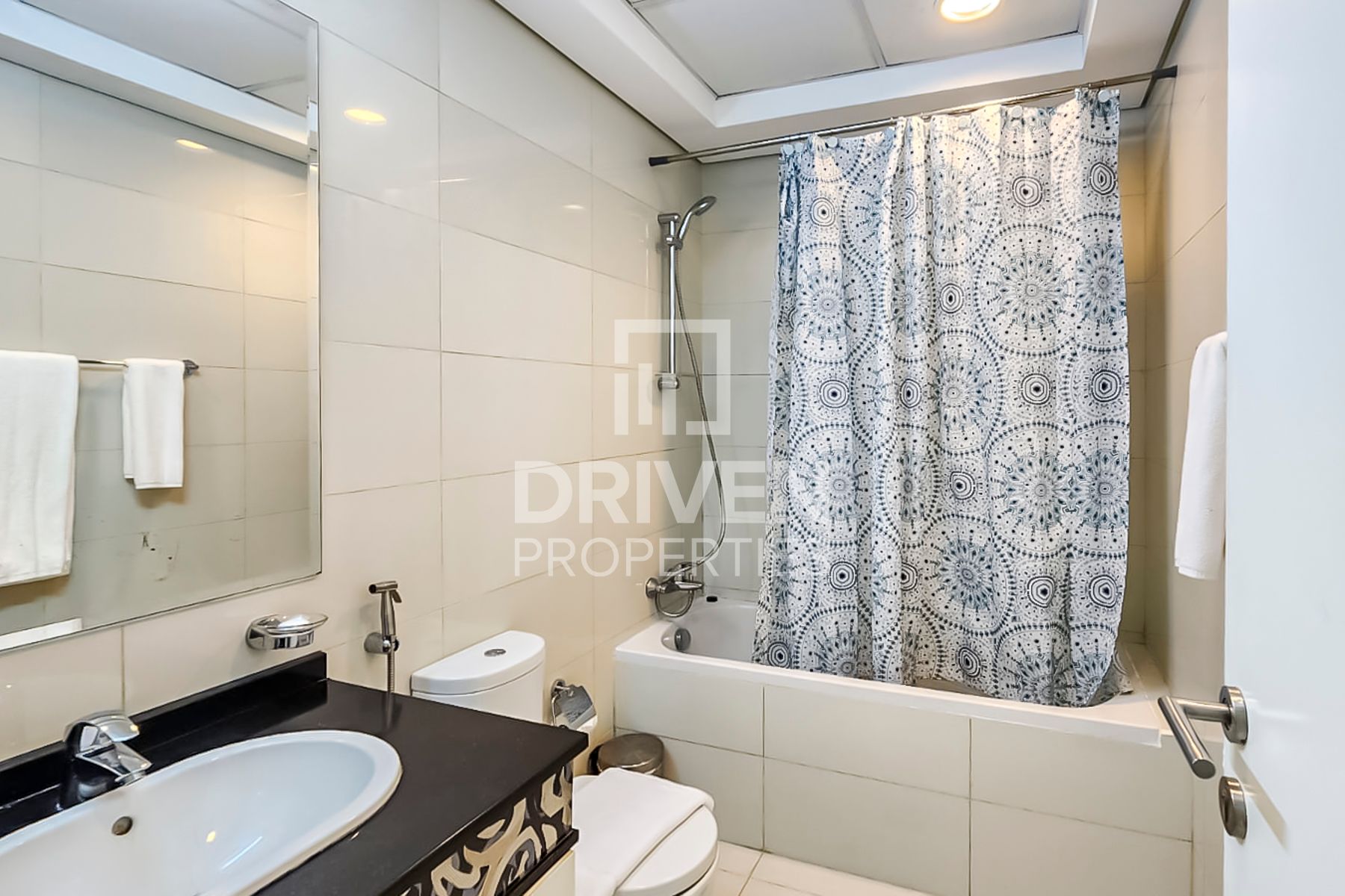 High Floor Spacious Unit with Great View