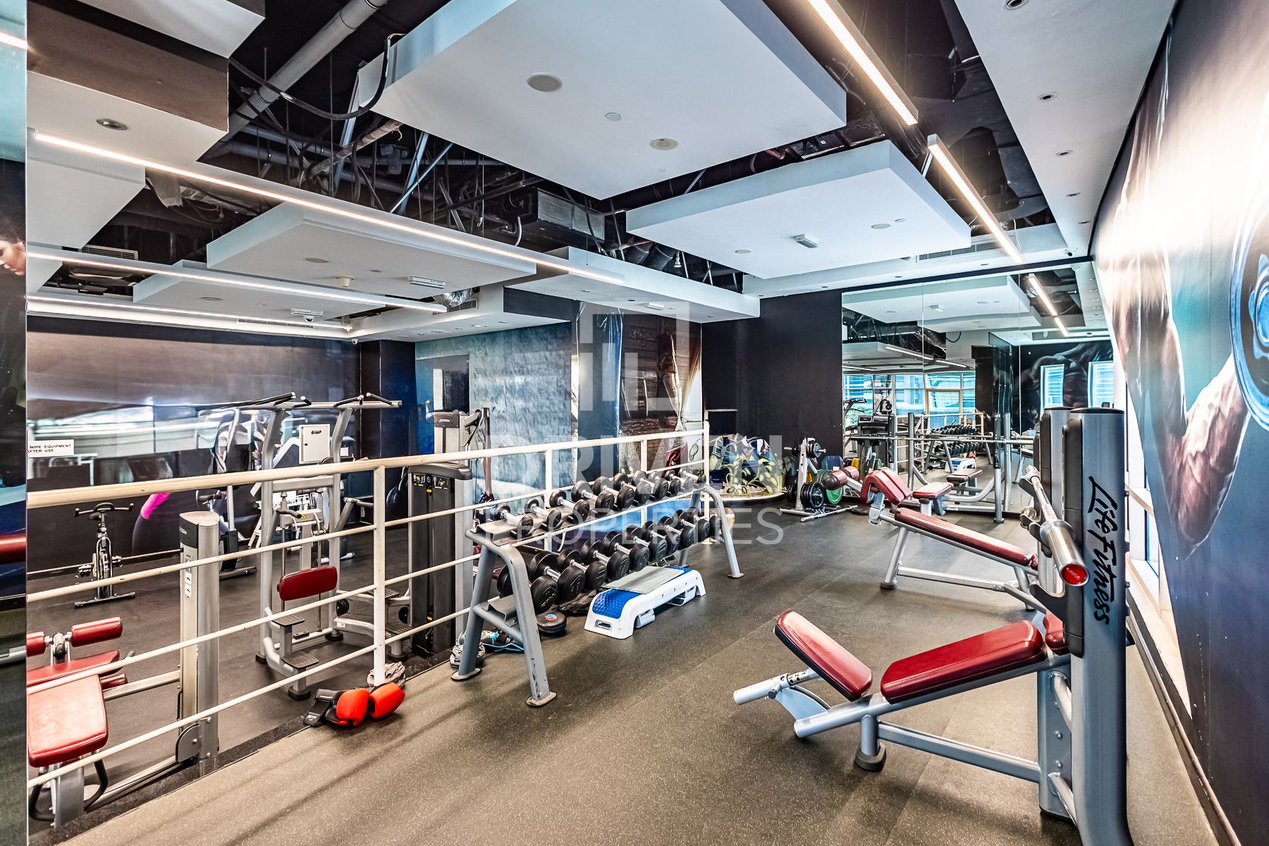 Spacious and Bright High Floor Modern Layout