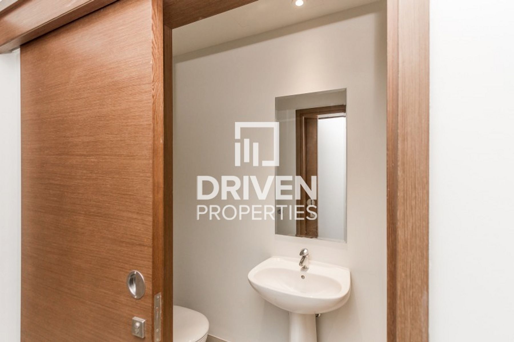 Modern Unit Pool and Burj Khalifa Views Vacant