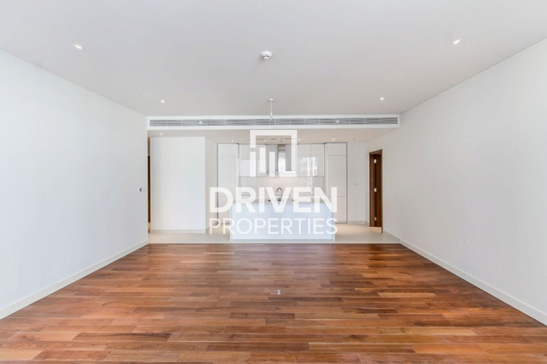 Modern Unit Pool and Burj Khalifa Views Vacant