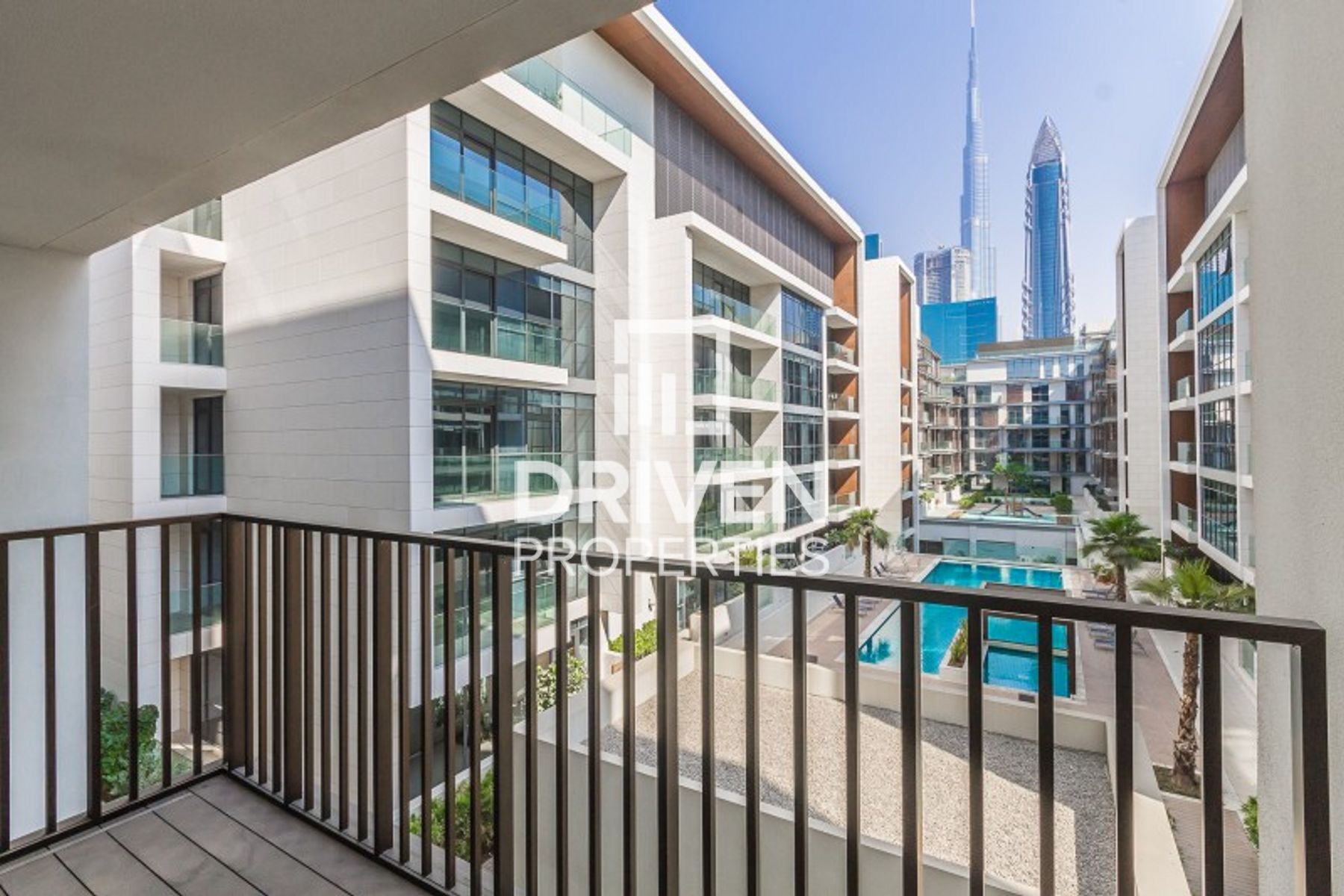 Modern Unit Pool and Burj Khalifa Views Vacant