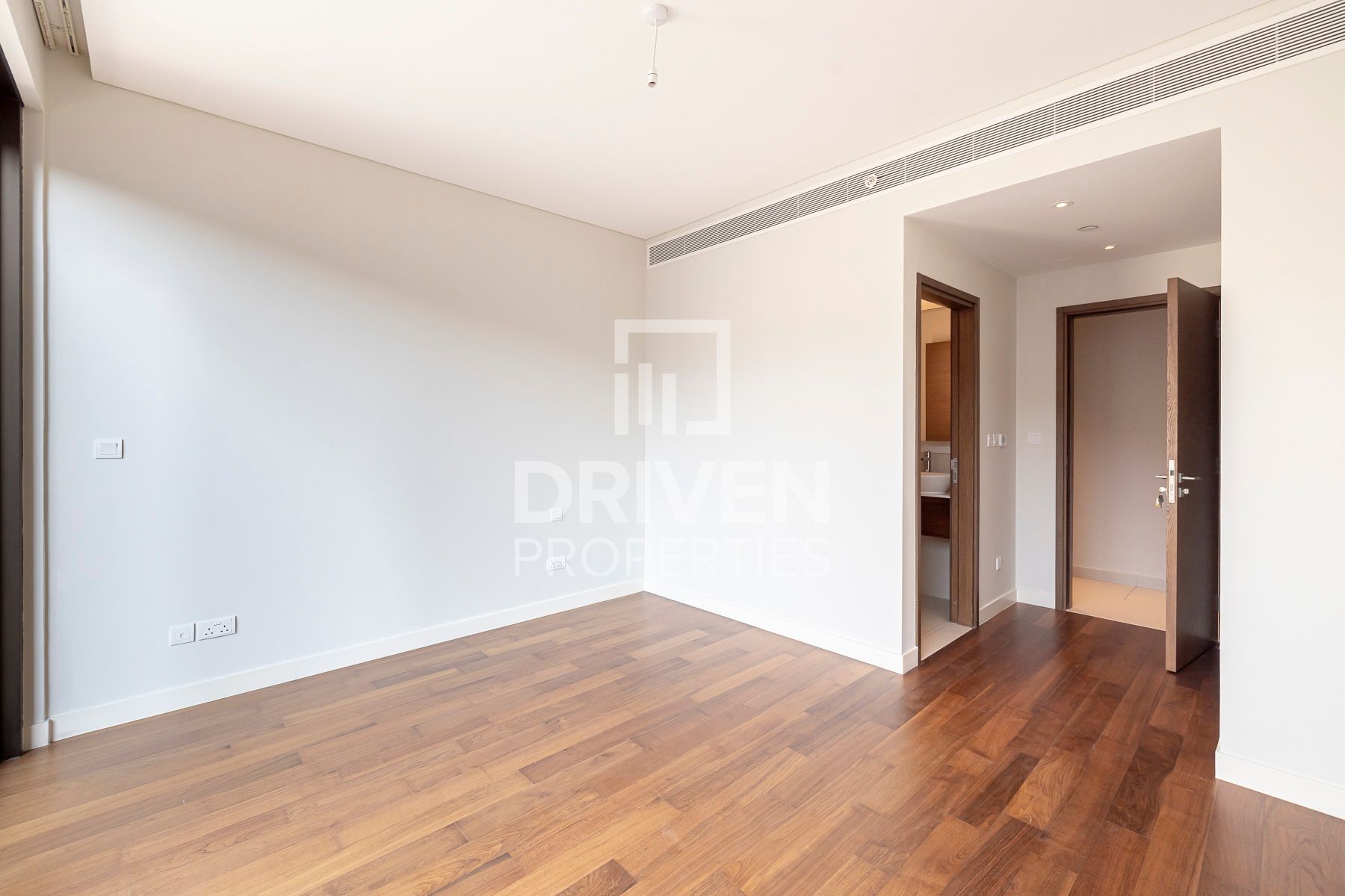 Spacious Unit with Maid’s and Storage Room