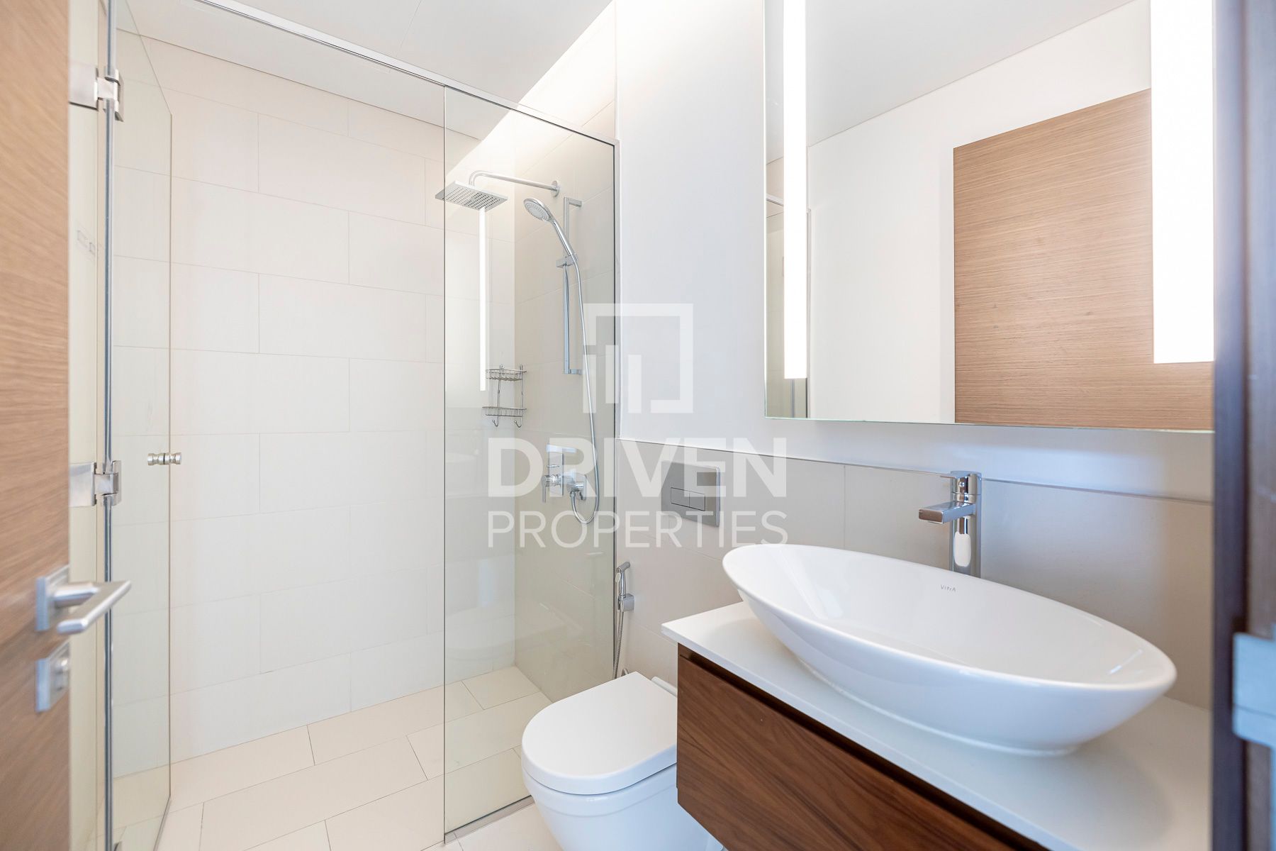 Spacious Unit with Maid’s and Storage Room