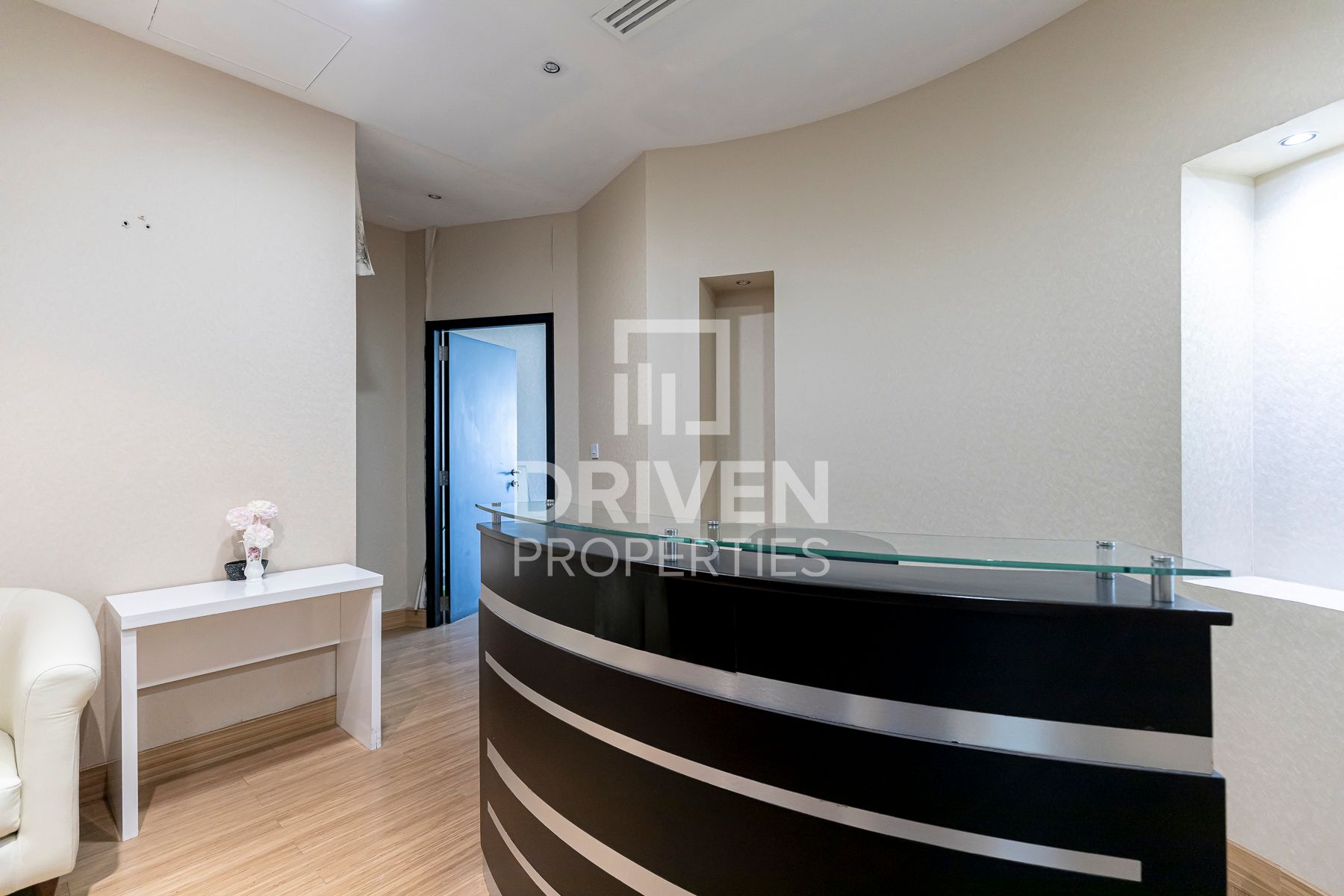 Fully Furnished Lake View Near Metro