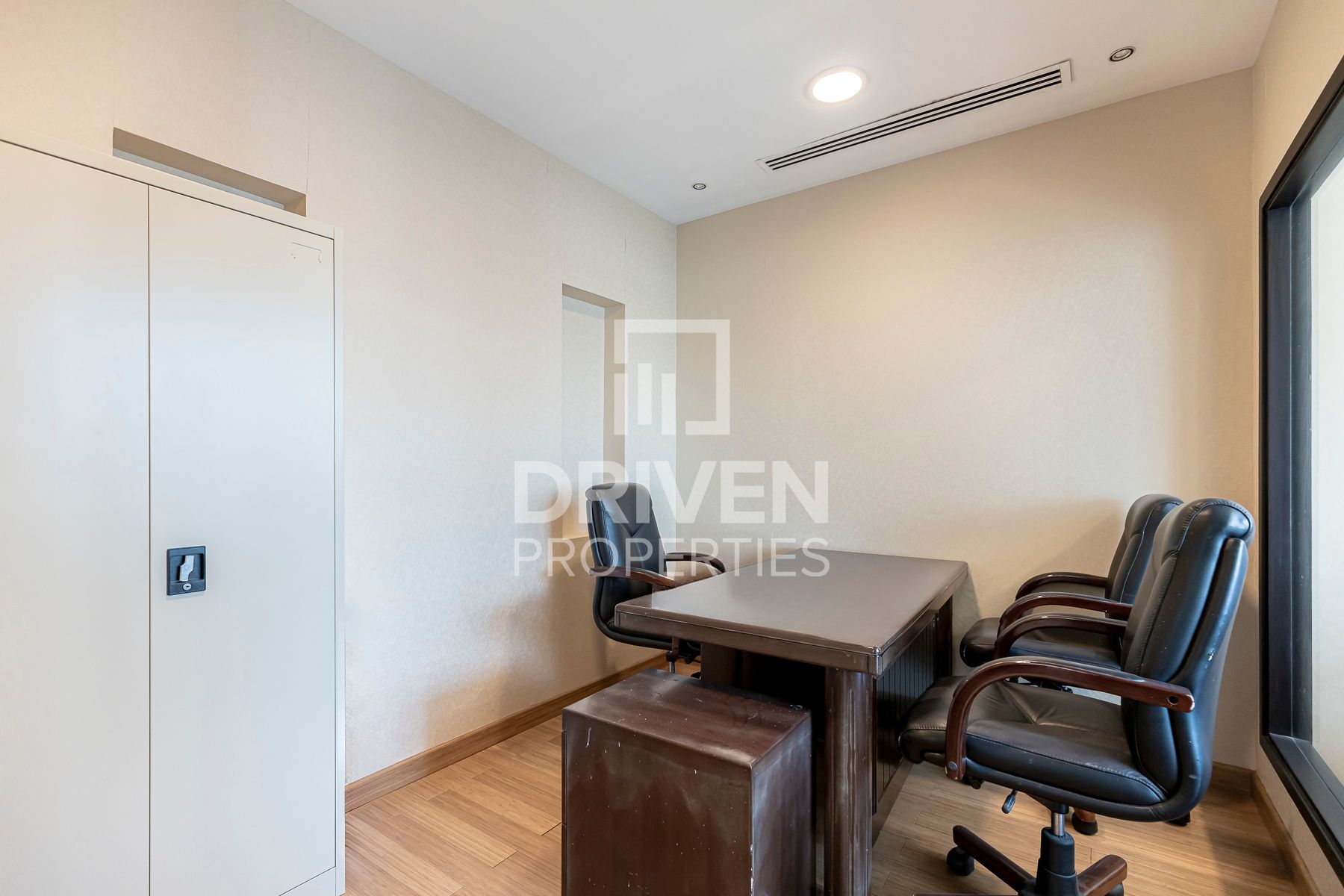 Fully Furnished Lake View Near Metro