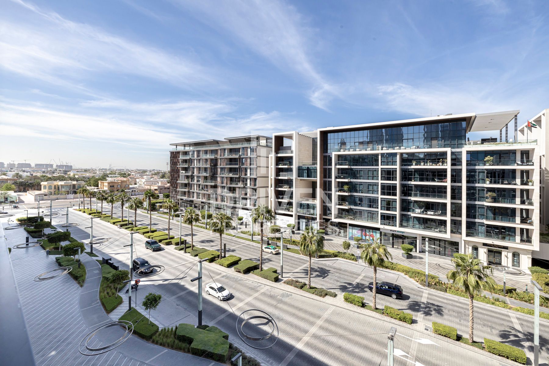 Boulevard View Bright Apartment High Floor